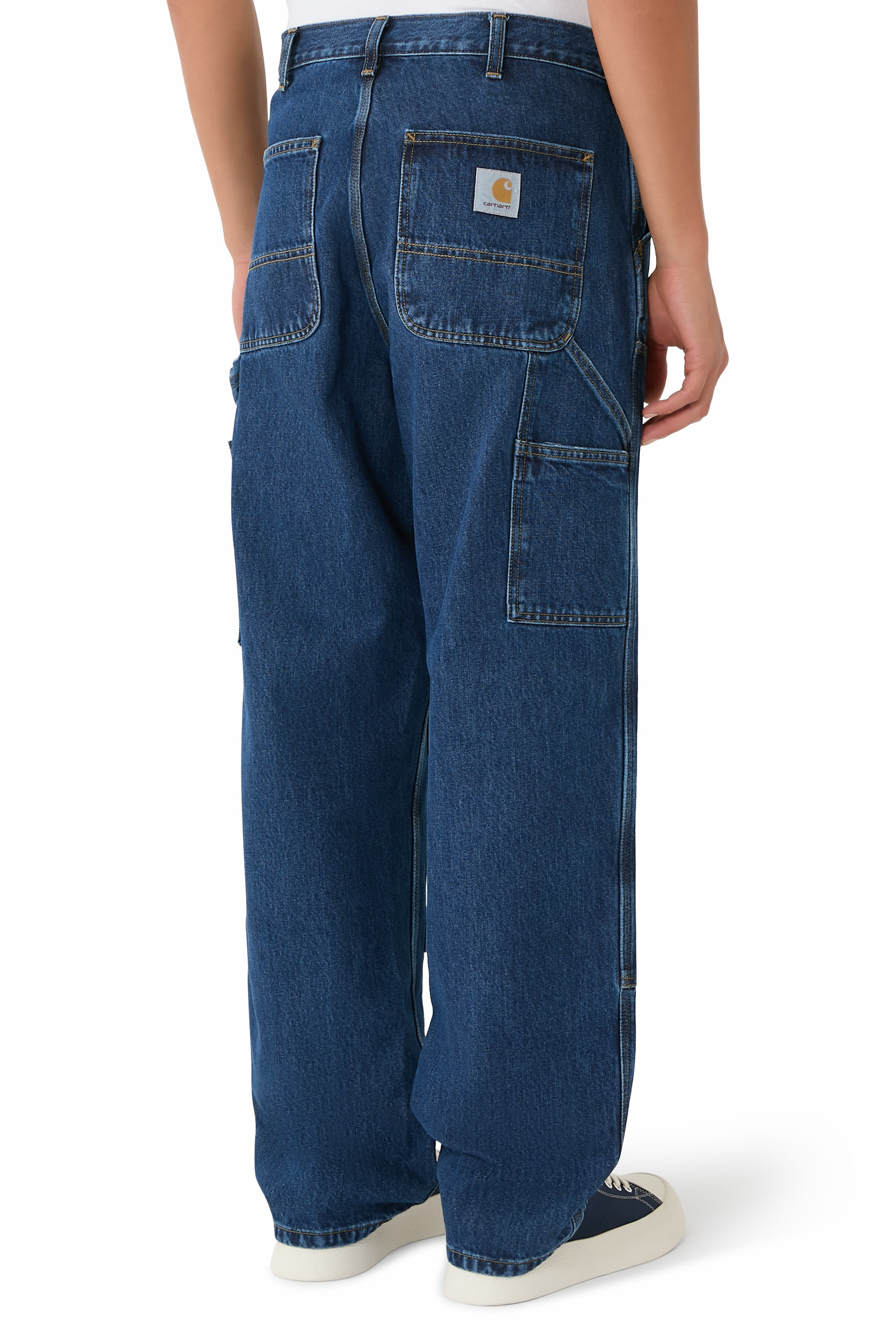 بنطال بطبقتين على الركبتين