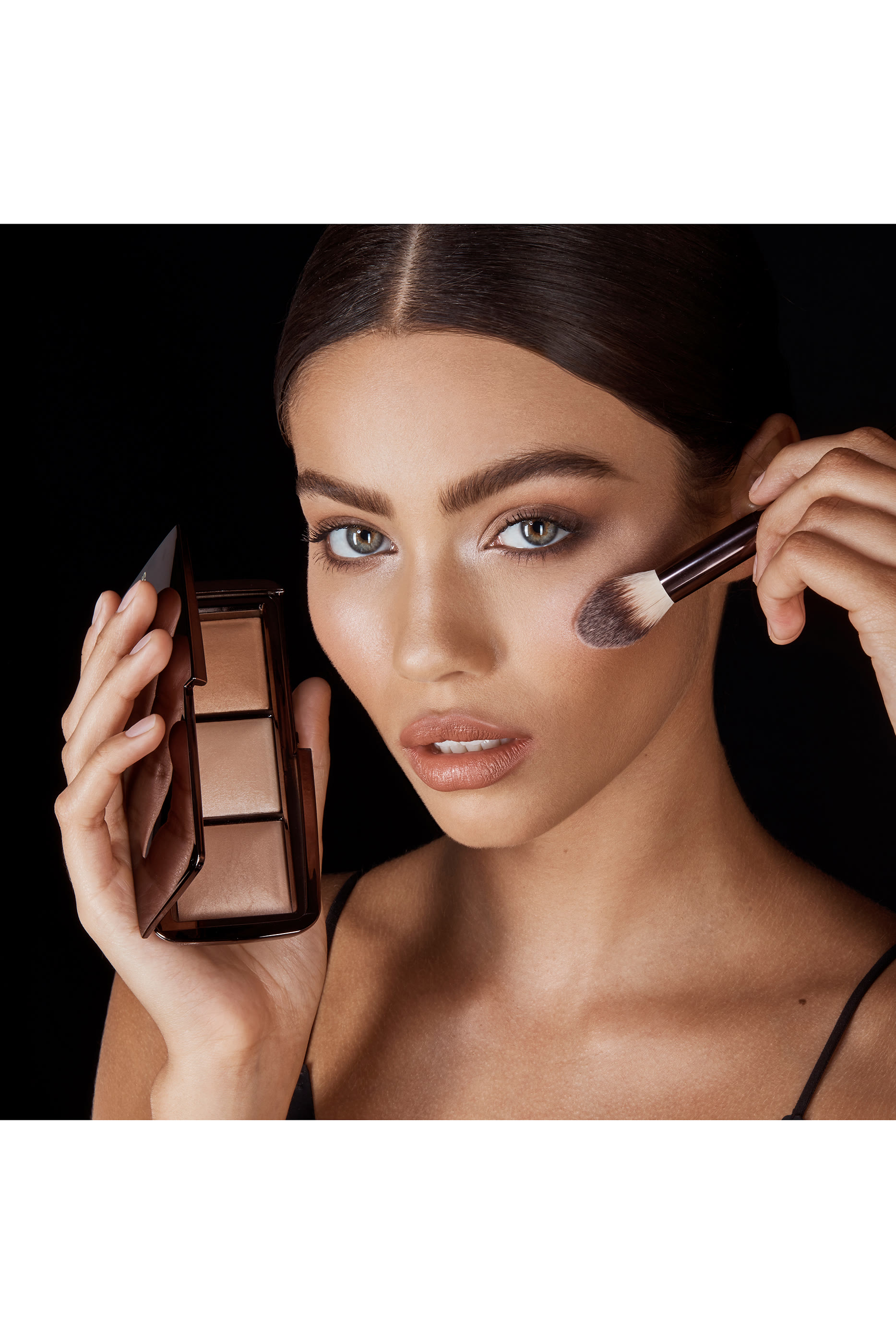 لوحة مكياج II أمبينت لايتنج