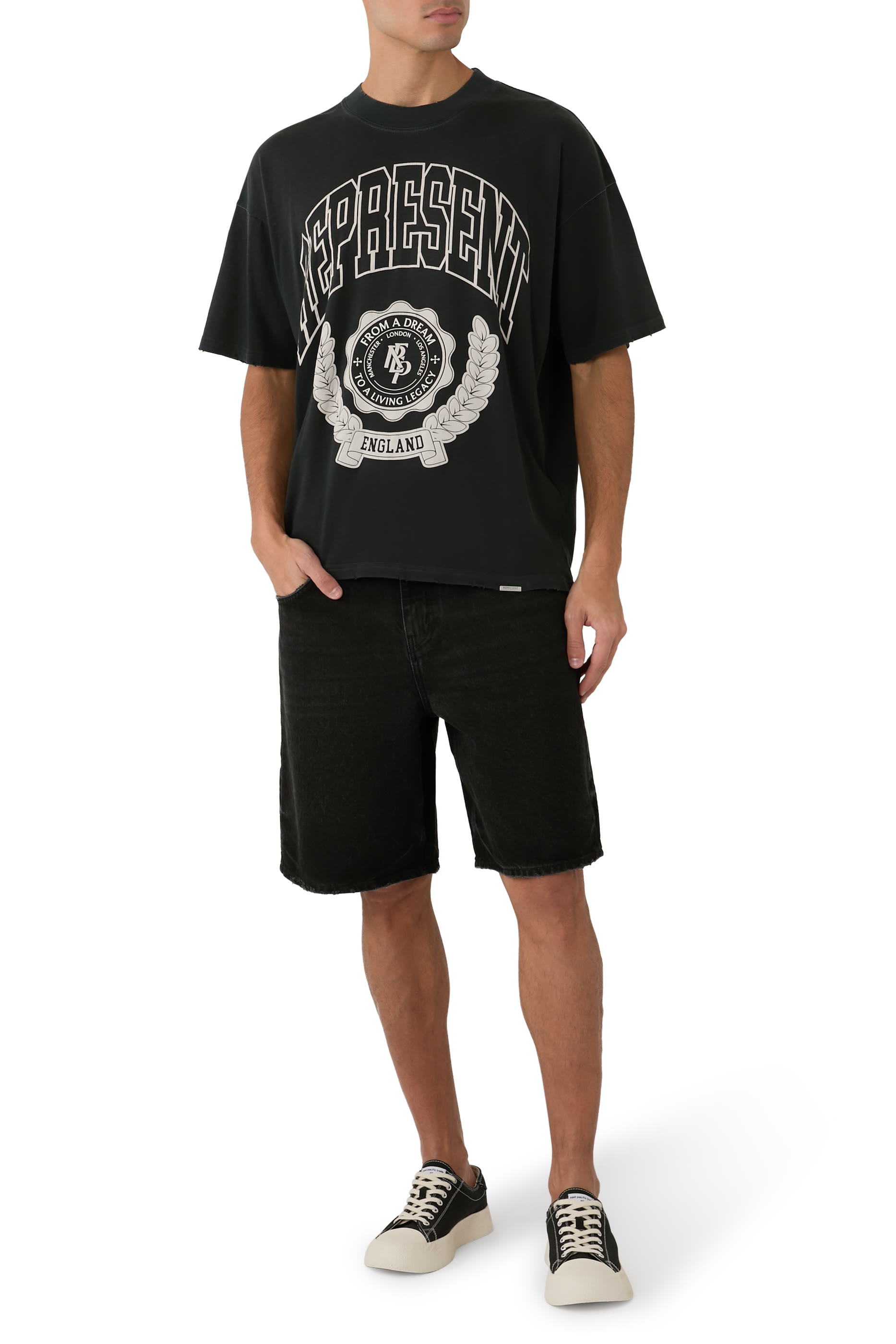 شورت آر 10 بقصة فضفاضة دينم