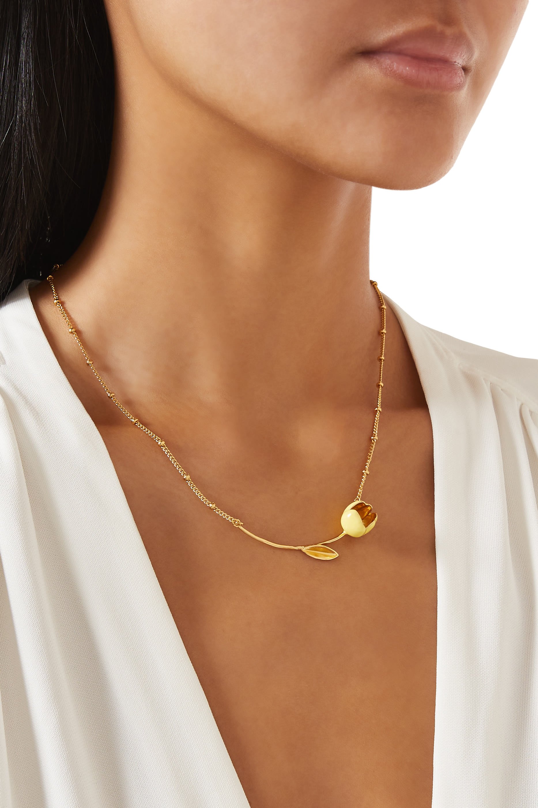 قلادة بحلية عمود على شكل زهرة مطلية بالمينا