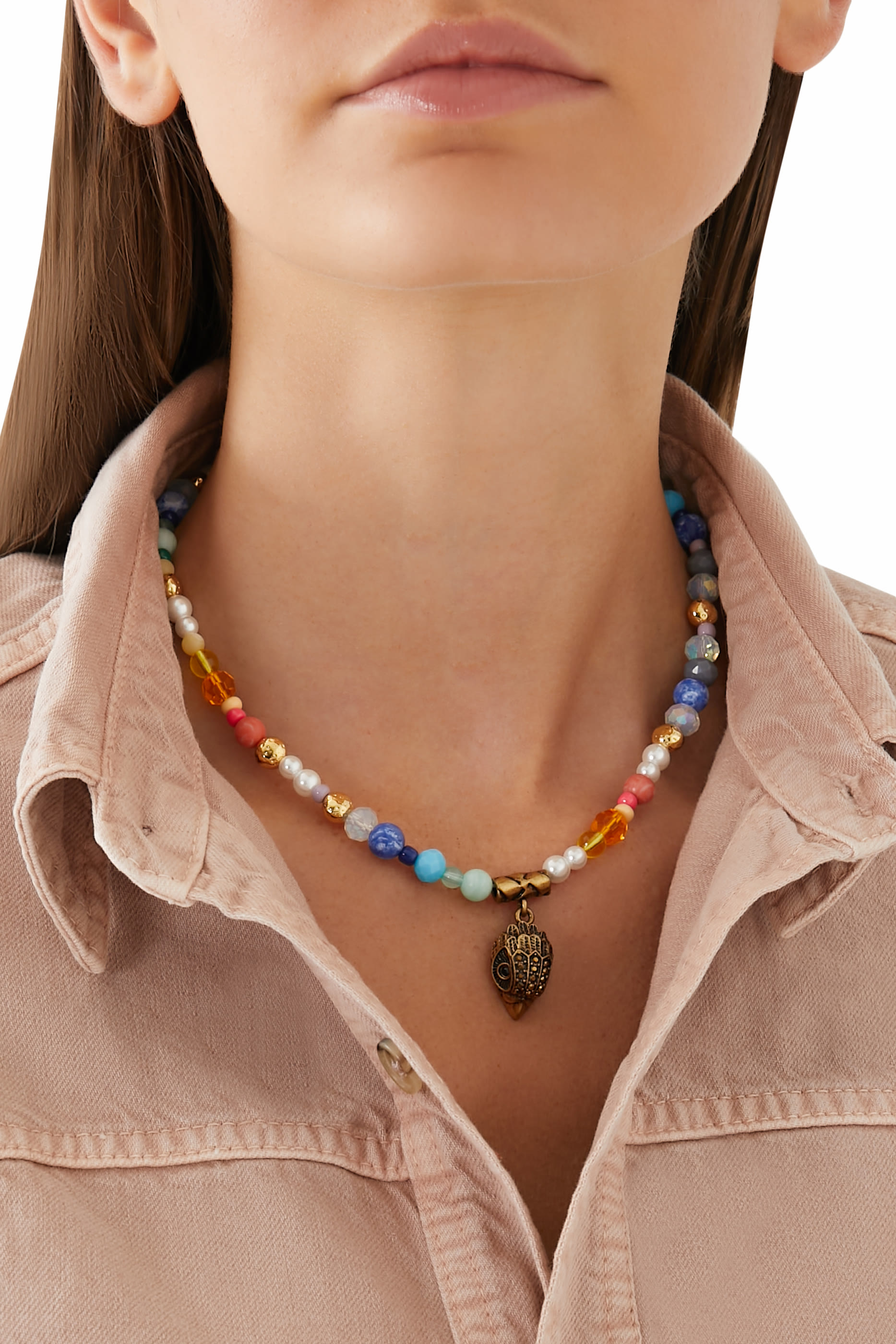 قلادة بخرز متنوع وشعار الماركة، نحاس