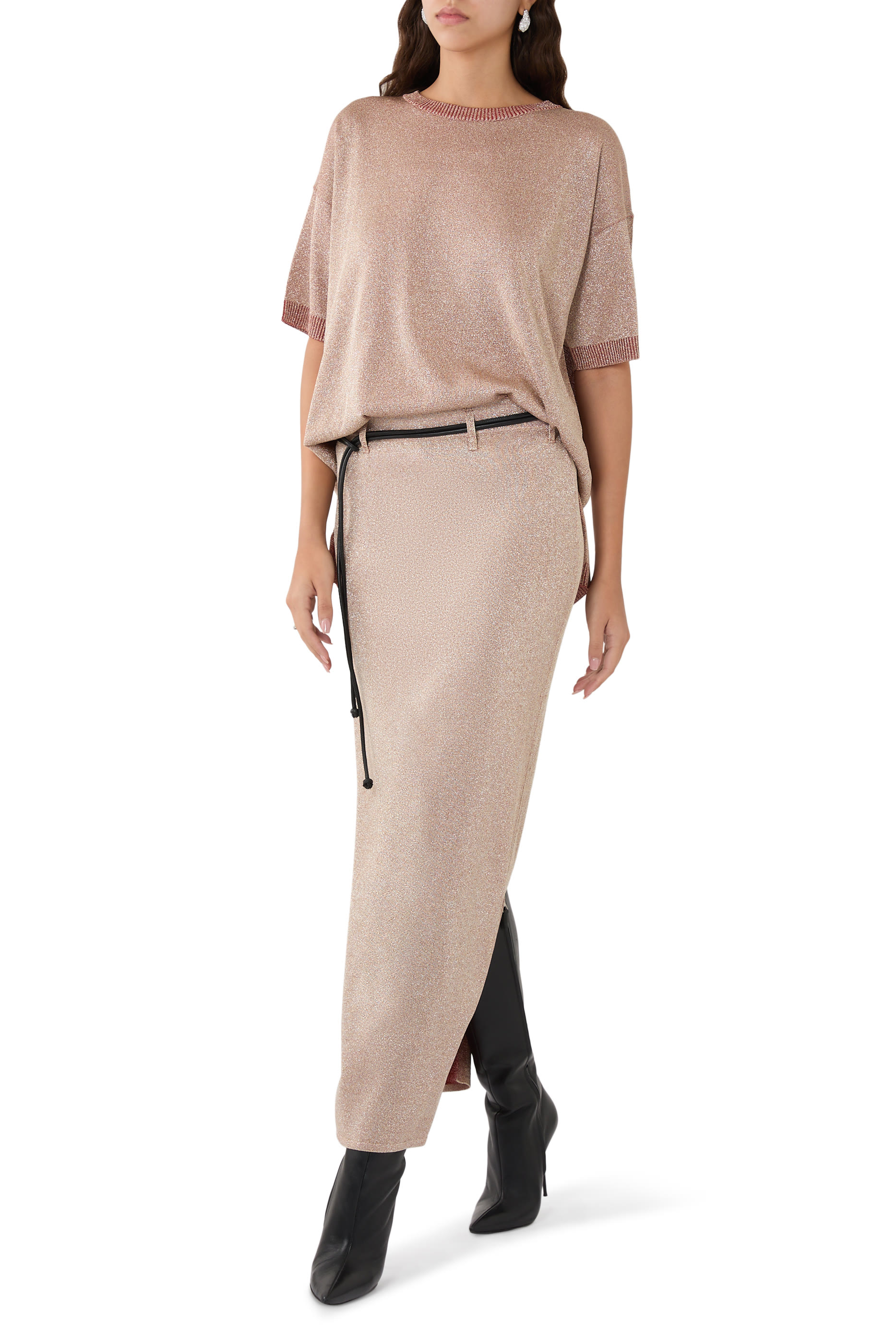 تنورة طويلة بفتحة