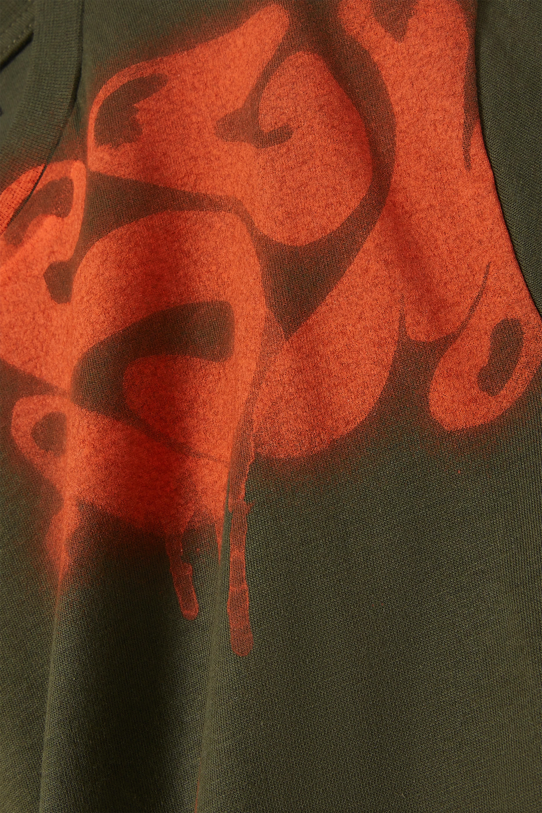 تيشيرت بشعار الماركة للأطفال