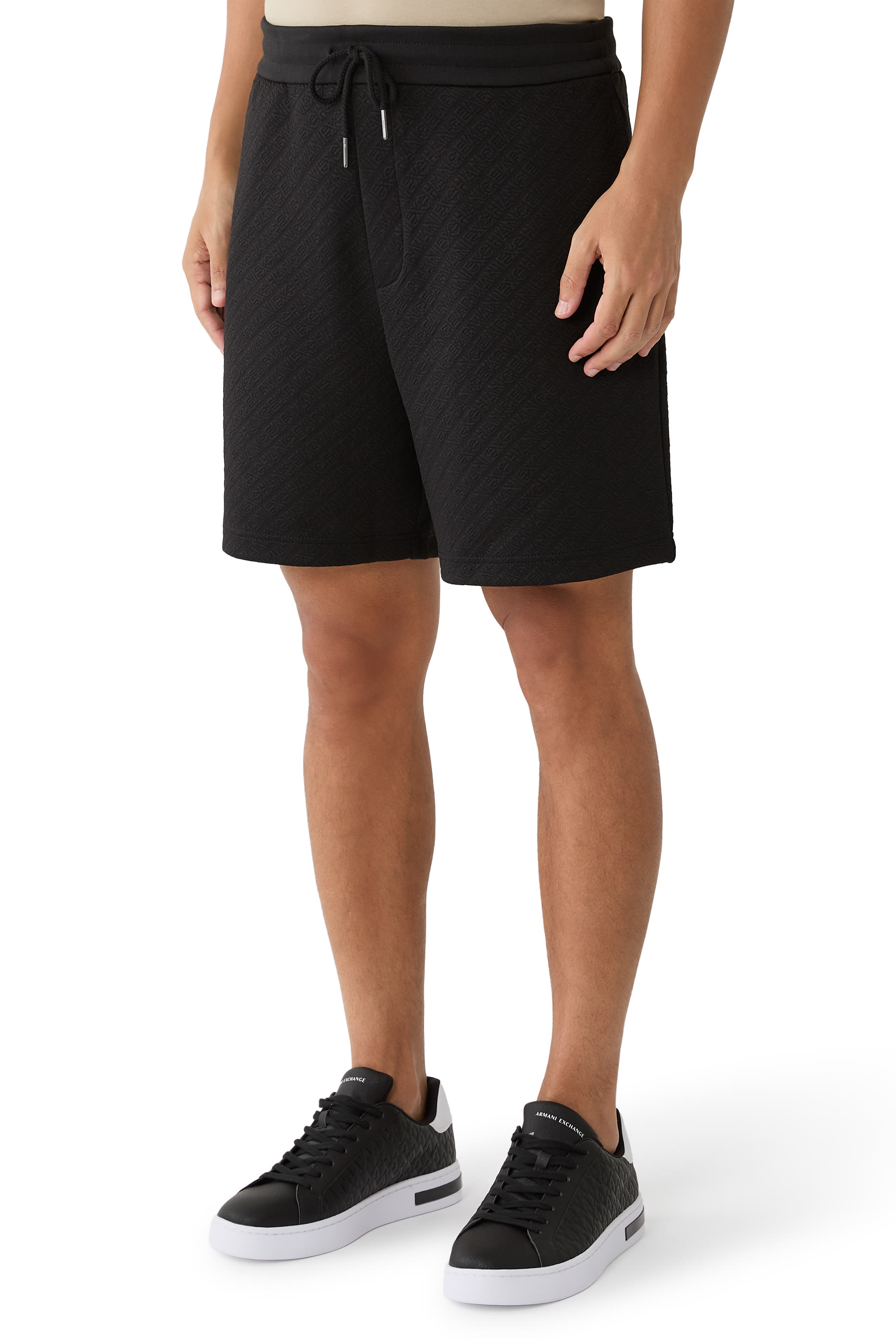 شورت بشعار الماركة بالكامل