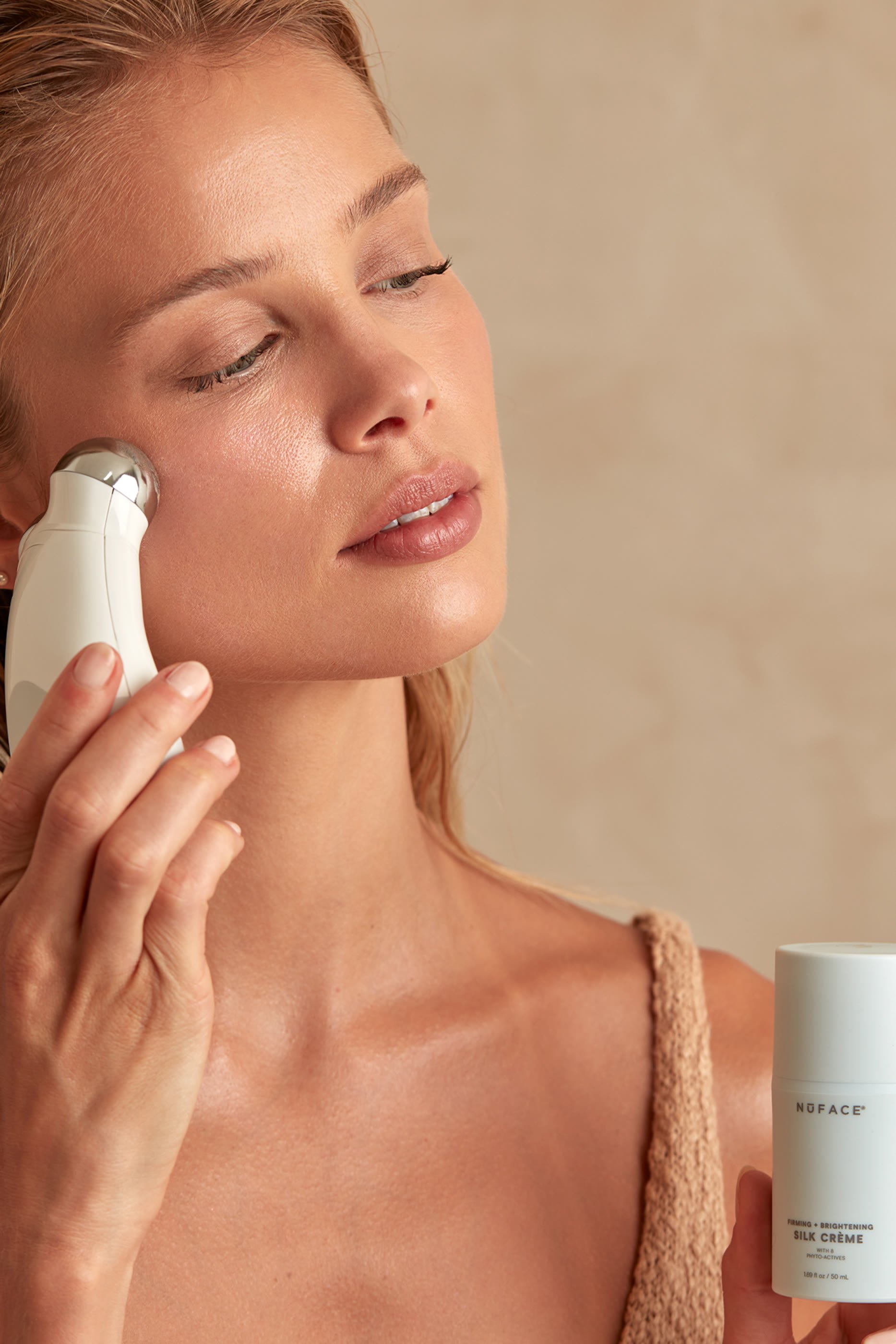 كريم حريري لشد وتفتيح البشرة