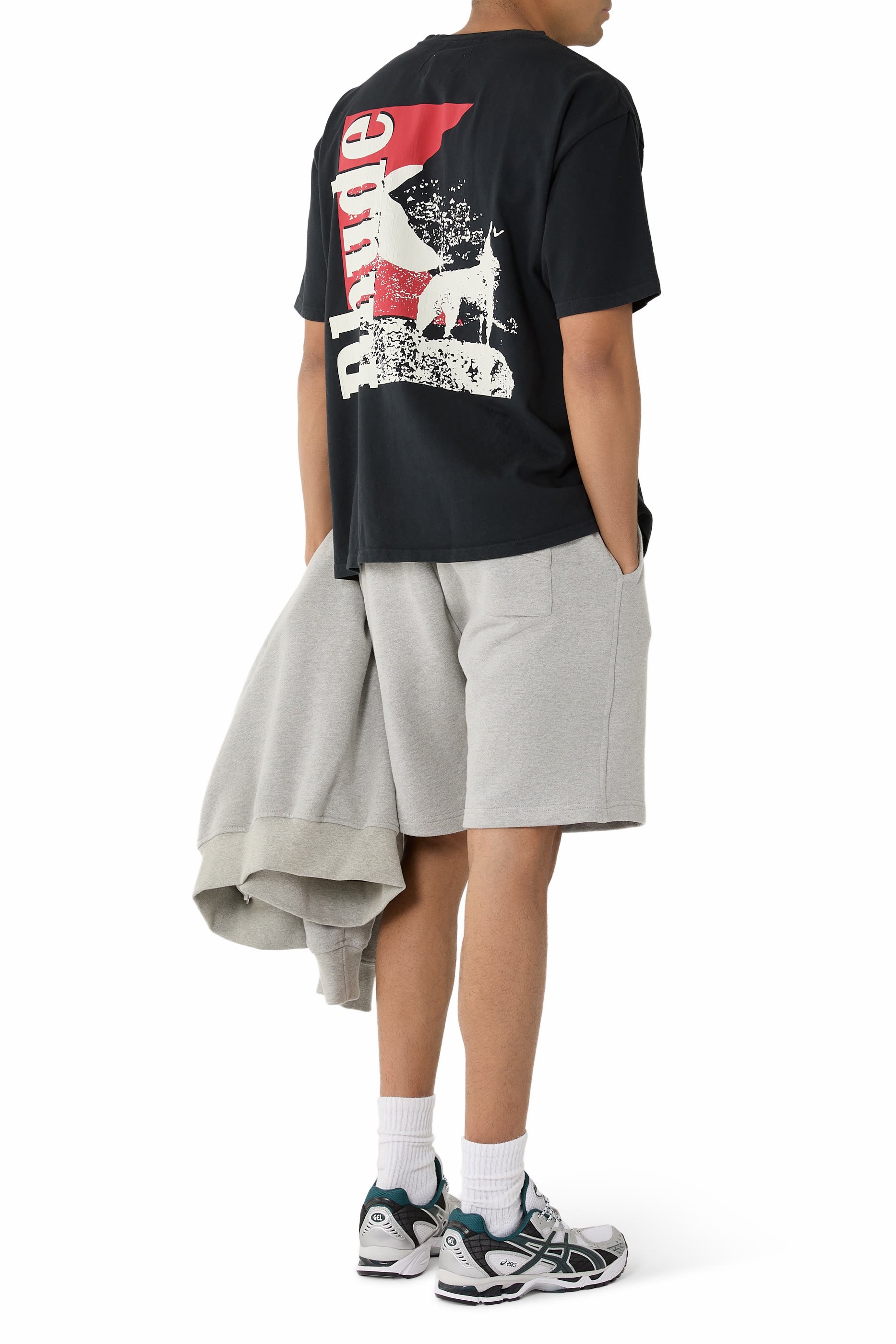 تيشيرت بجيب ونقشة ذئب