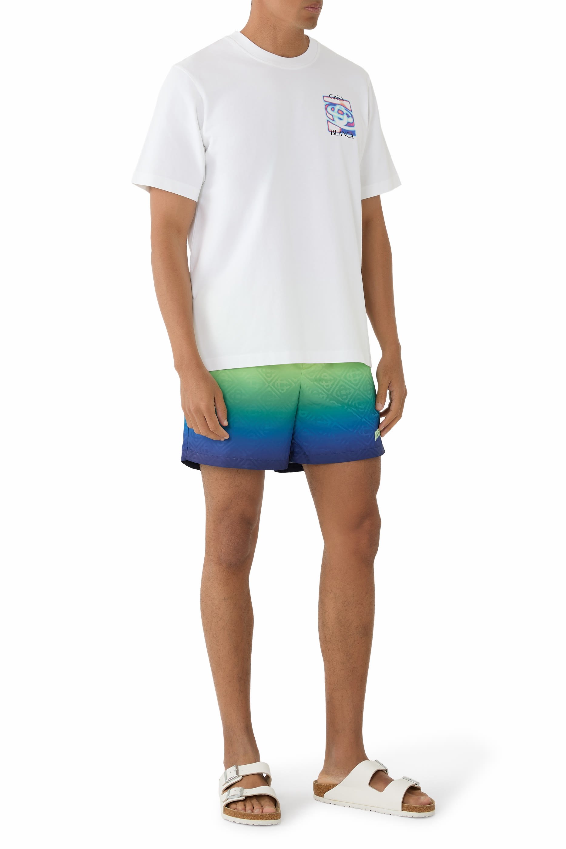 تيشيرت بشعار الماركة بتصميم مخطط حراري