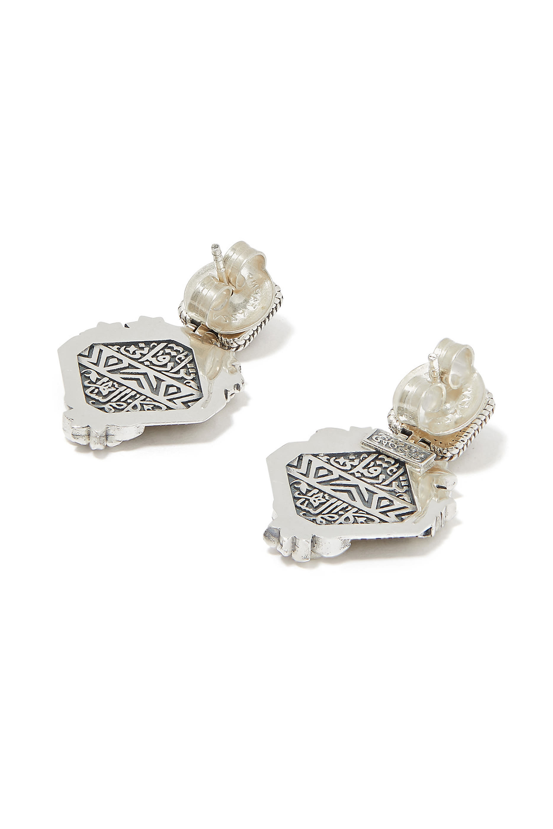 أقراط نزار قباني بالعقيق، ذهب عيار 18 قيراط