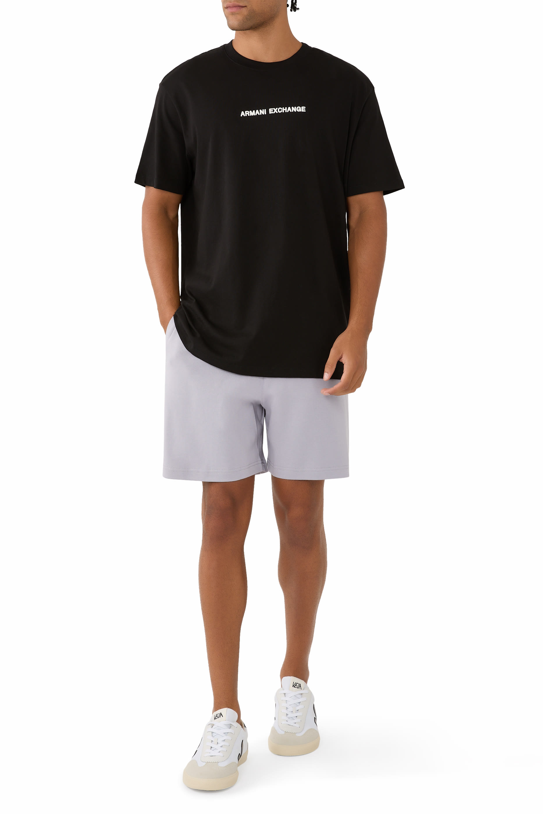 تيشيرت بحروف شعار الماركة