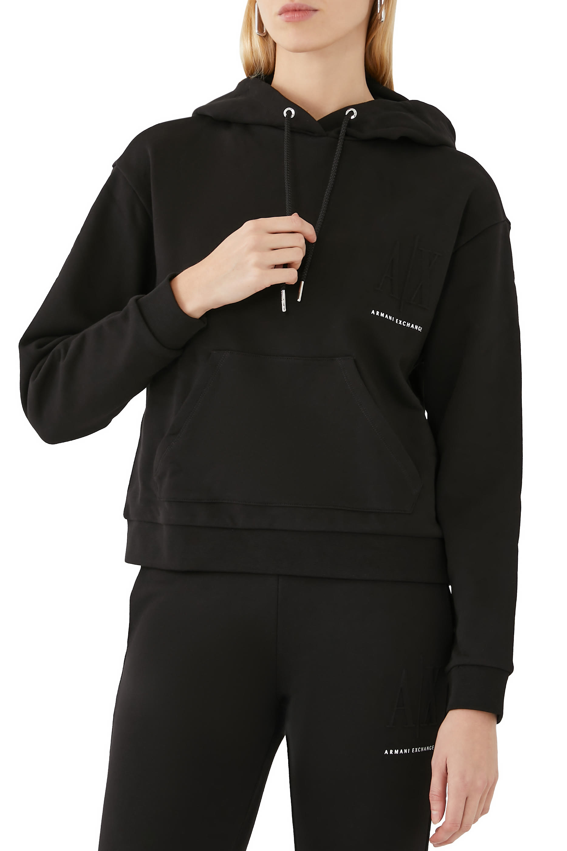 كنزة ايكون بغطاء رأس وشعار الماركة