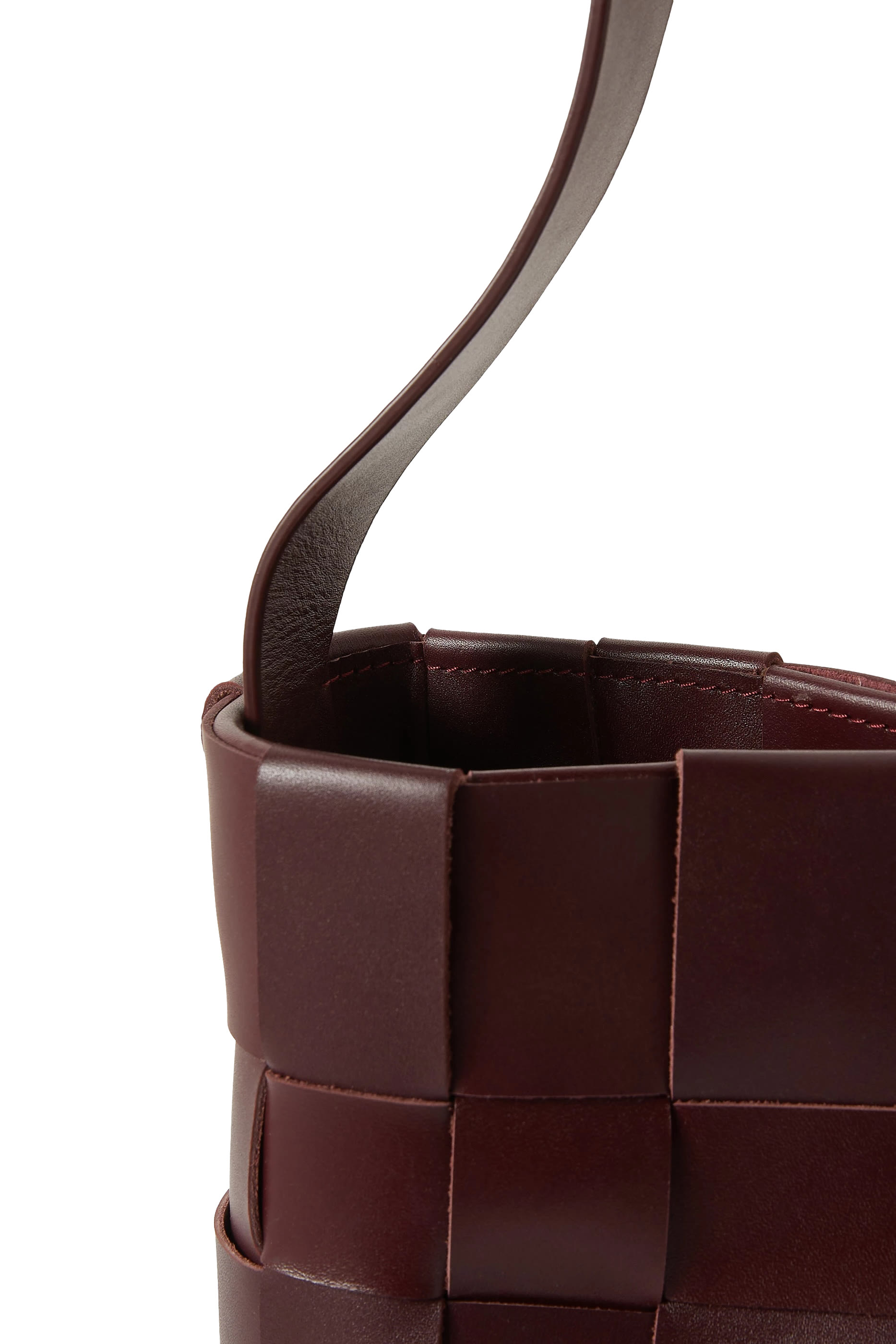 حقيبة يد منسوجة