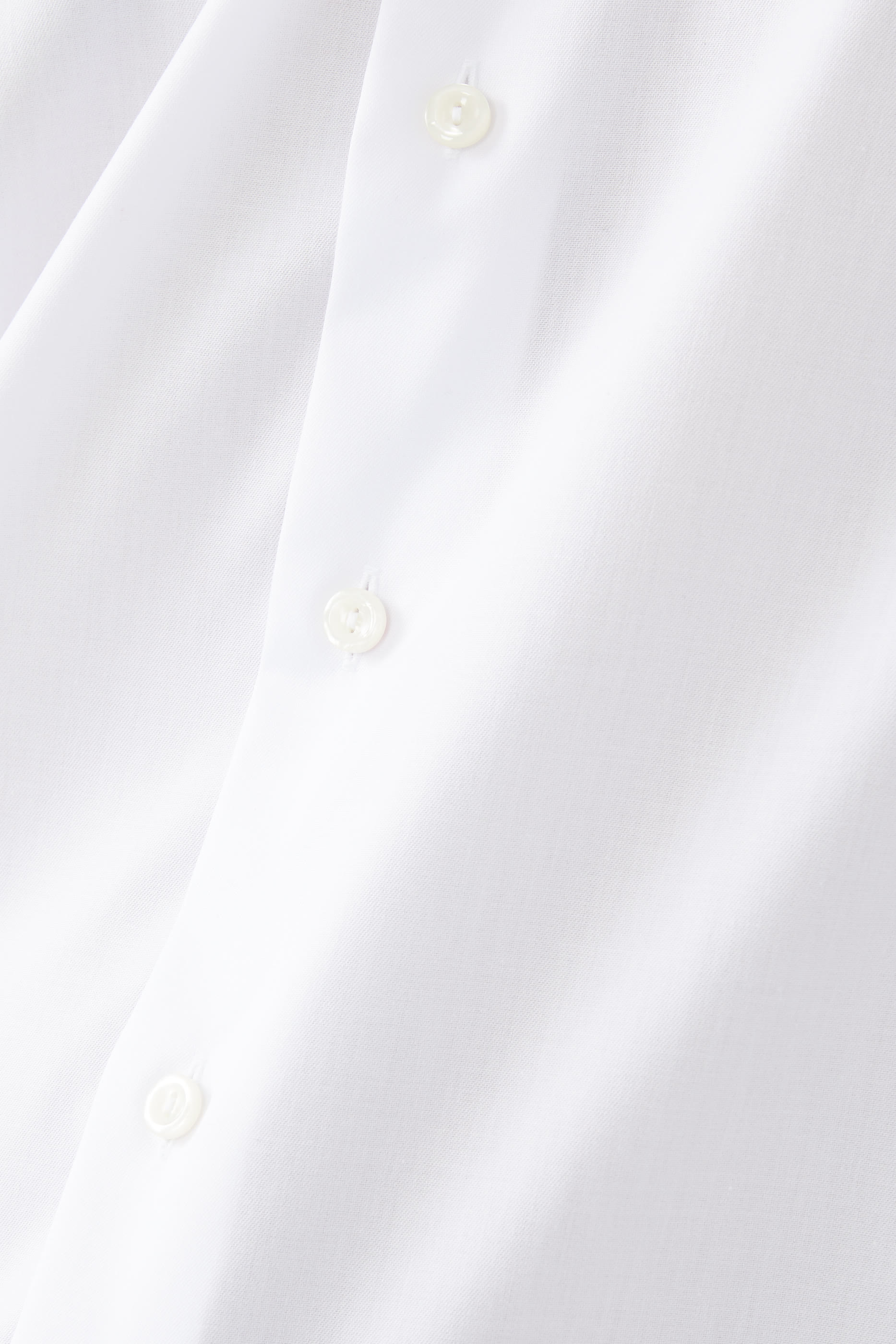 قميص تويل سادة مميز للماركة