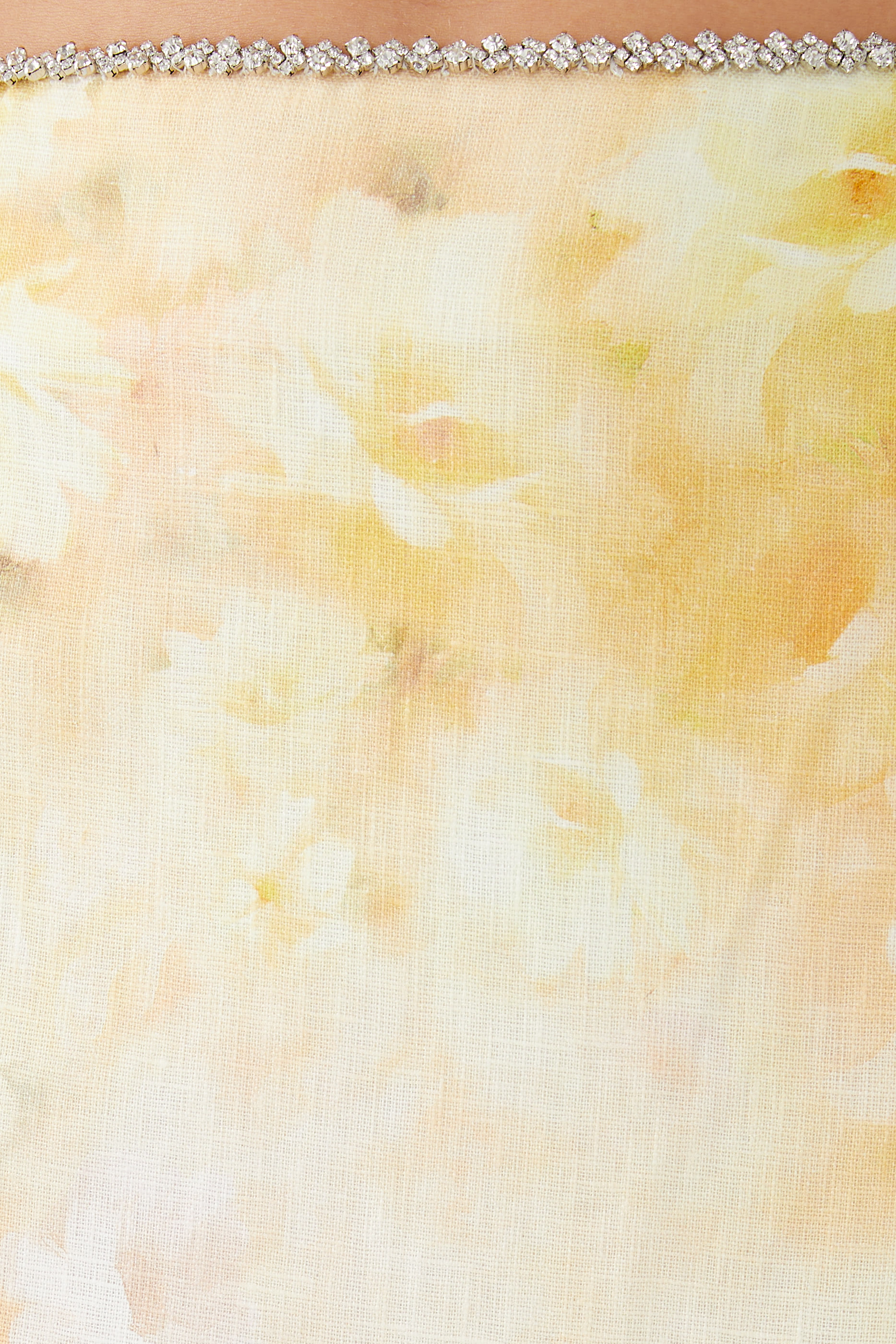 تنورة كراش متوسطة الطول بحافة صدفية