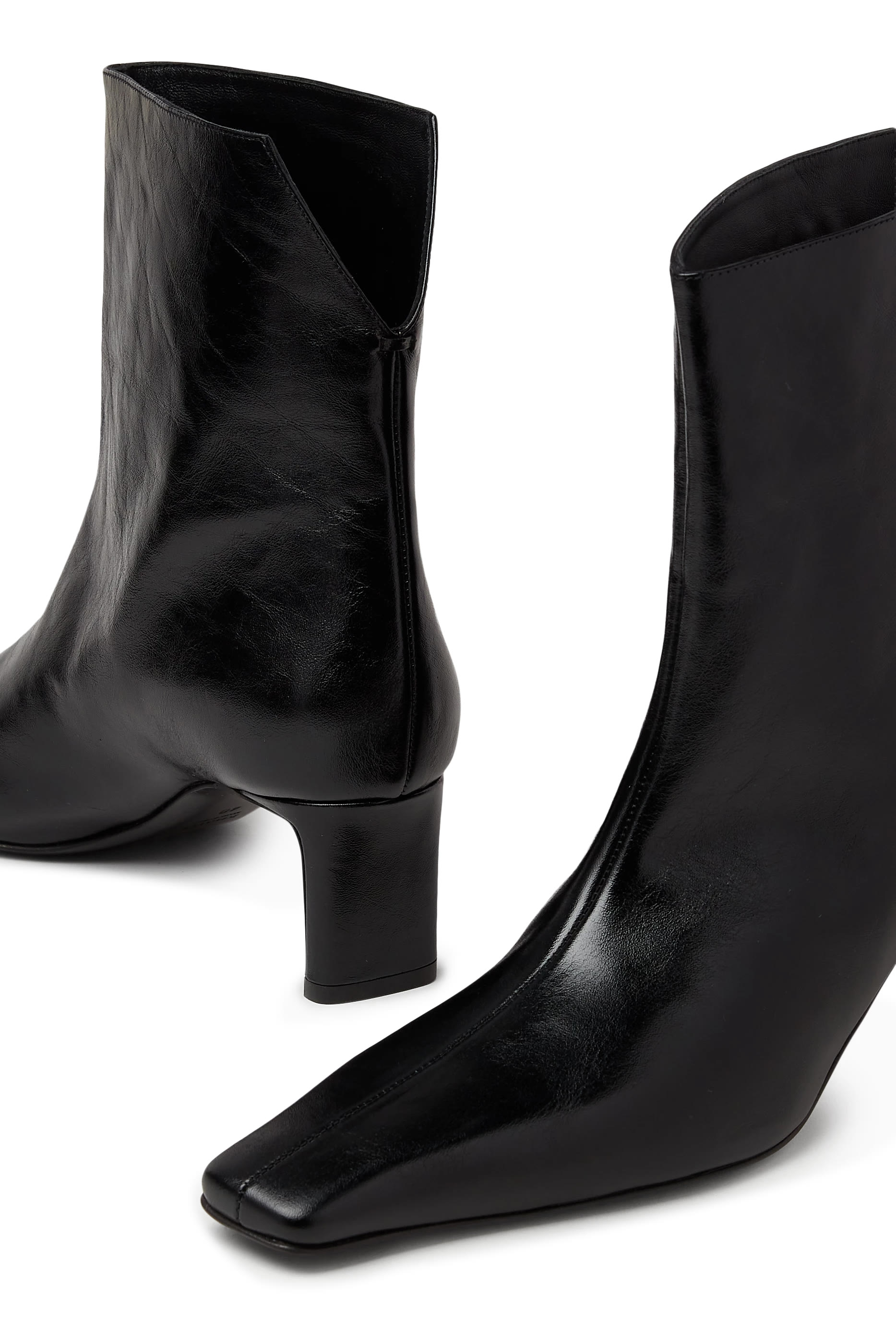 حذاء بوت أونا 55 بطول الكاحل