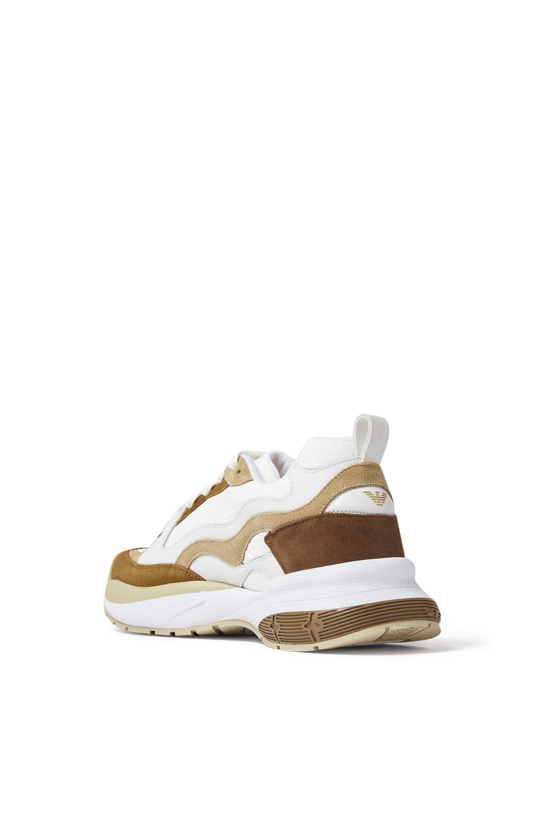 سنيكرز بشعار الماركة قماش شبكي وتفاصيل لامعة