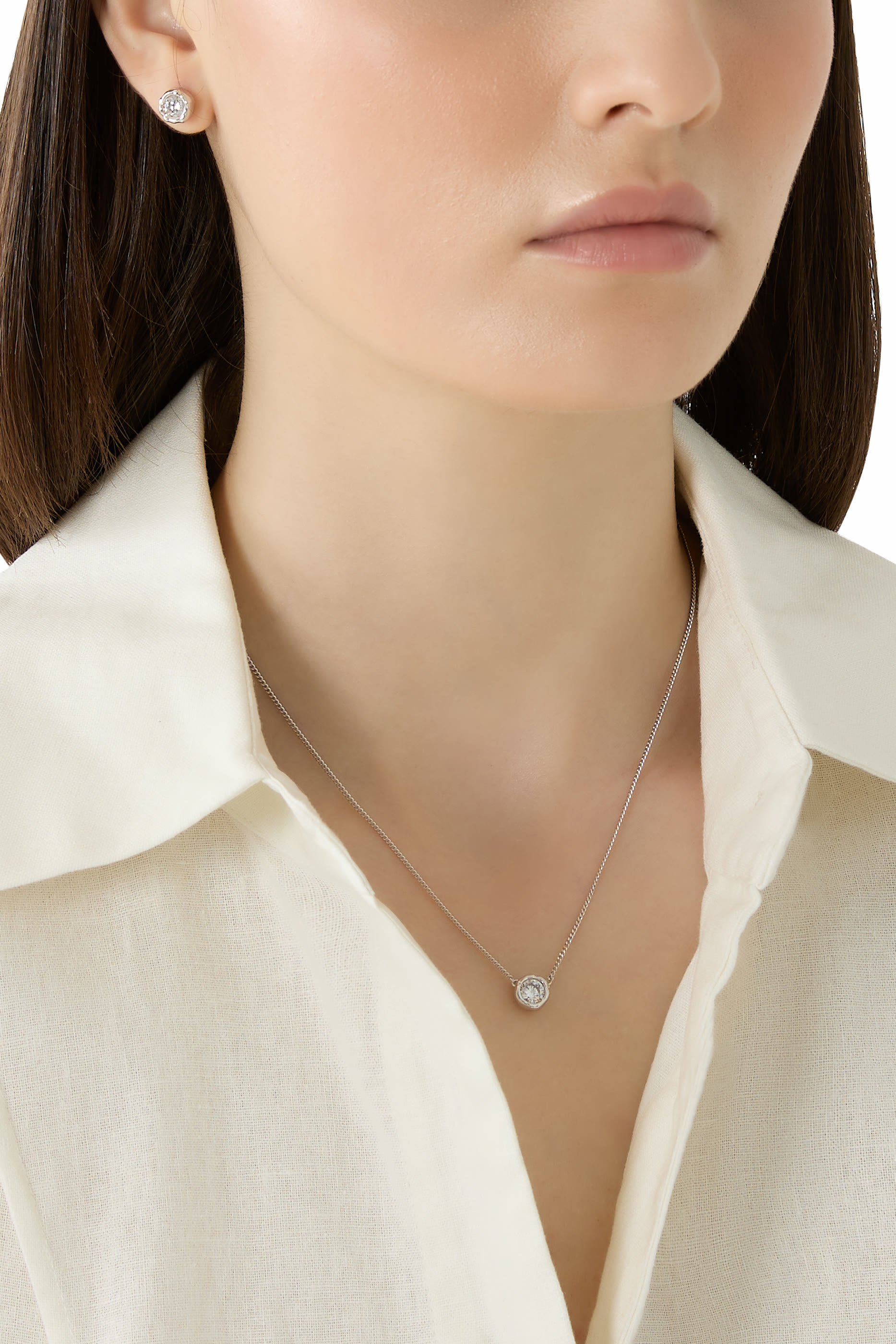 أقراط&nbsp;أستيراليس بإطار مصبوب مرصعة بأحجار زركونيا مكعبة، نحاس مطلي بالروديوم