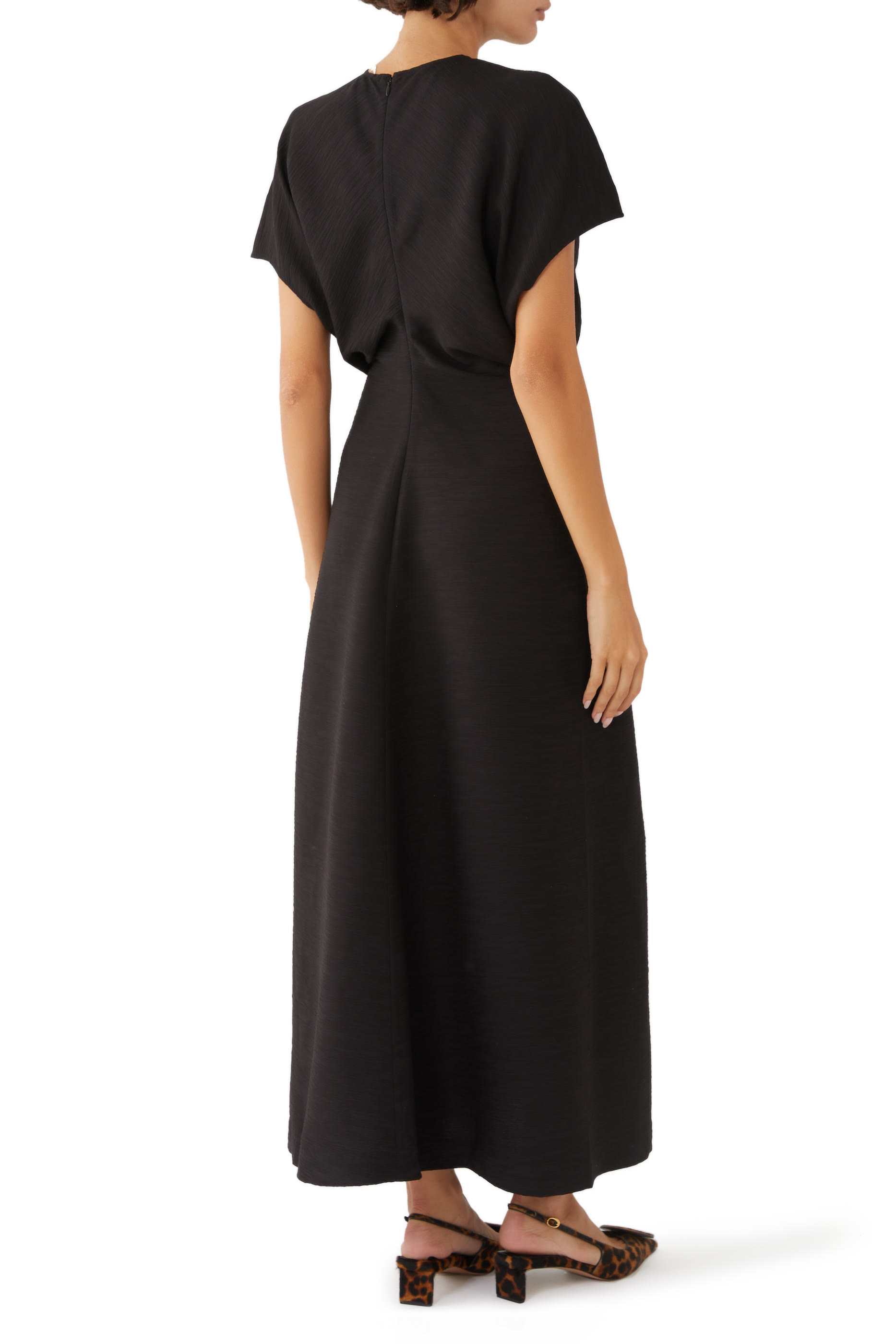 فستان بخصر مزموم قماش مجعد