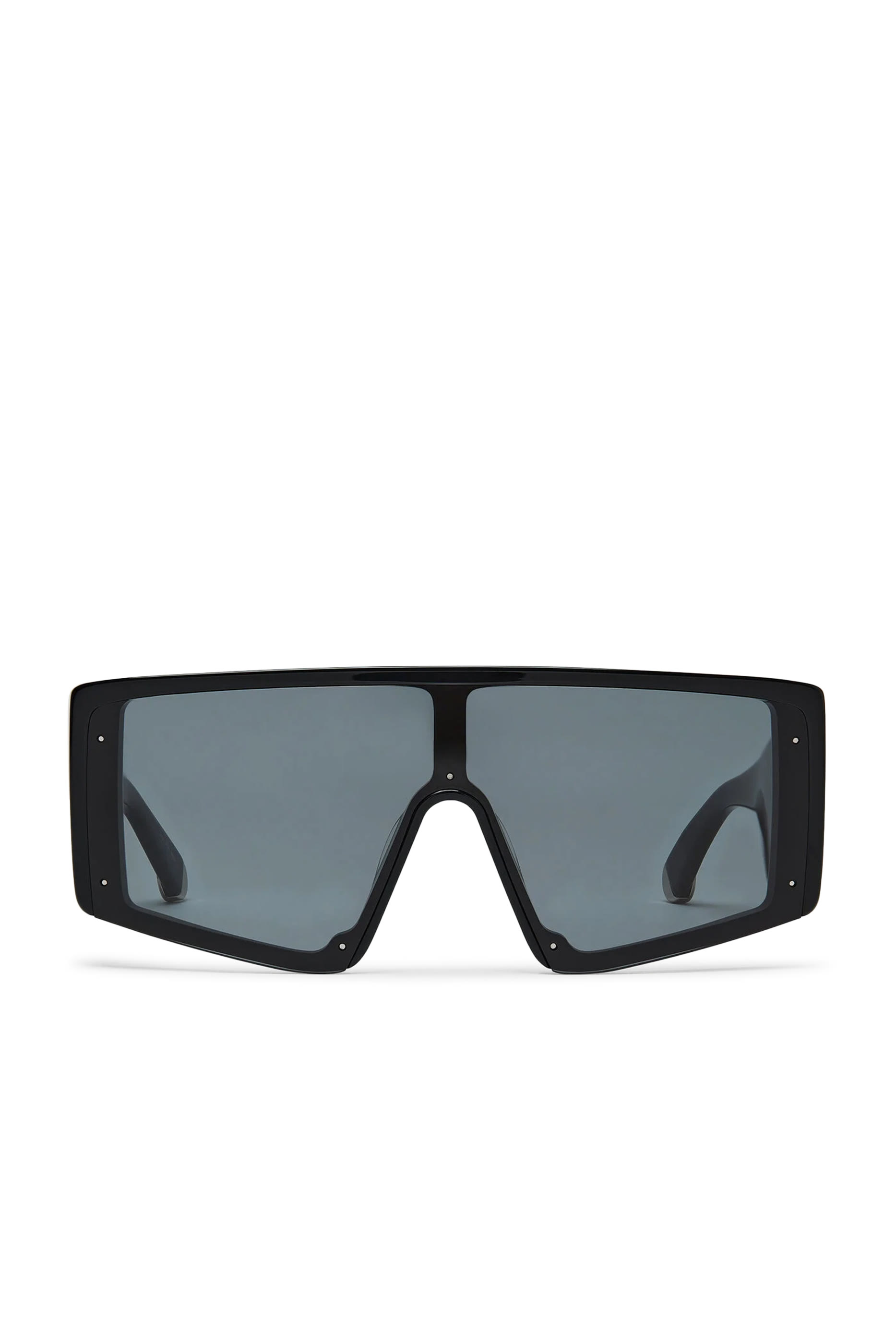 نظارة شمسية بإطار مربع وعدسات شفافة