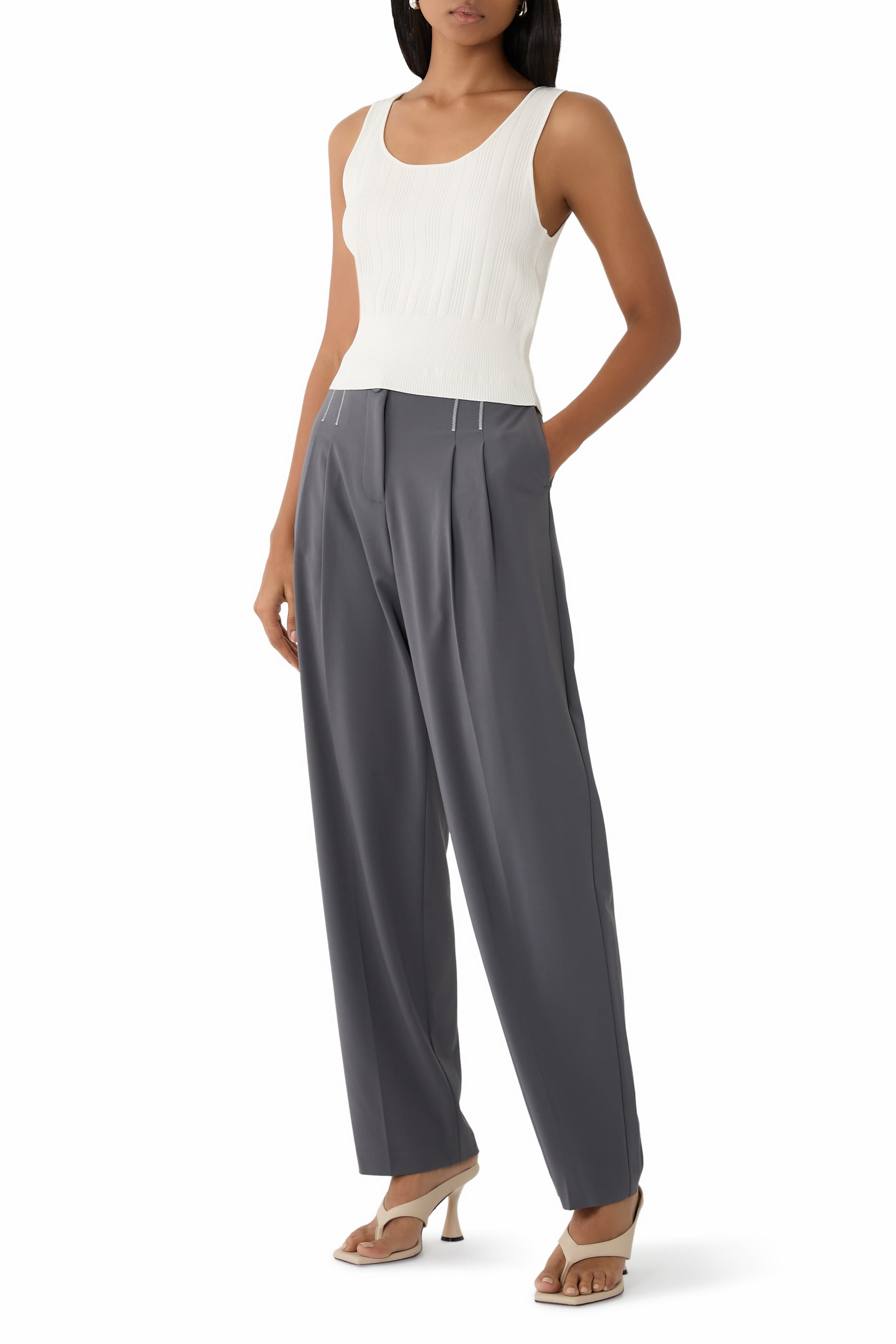 بنطال بطيات