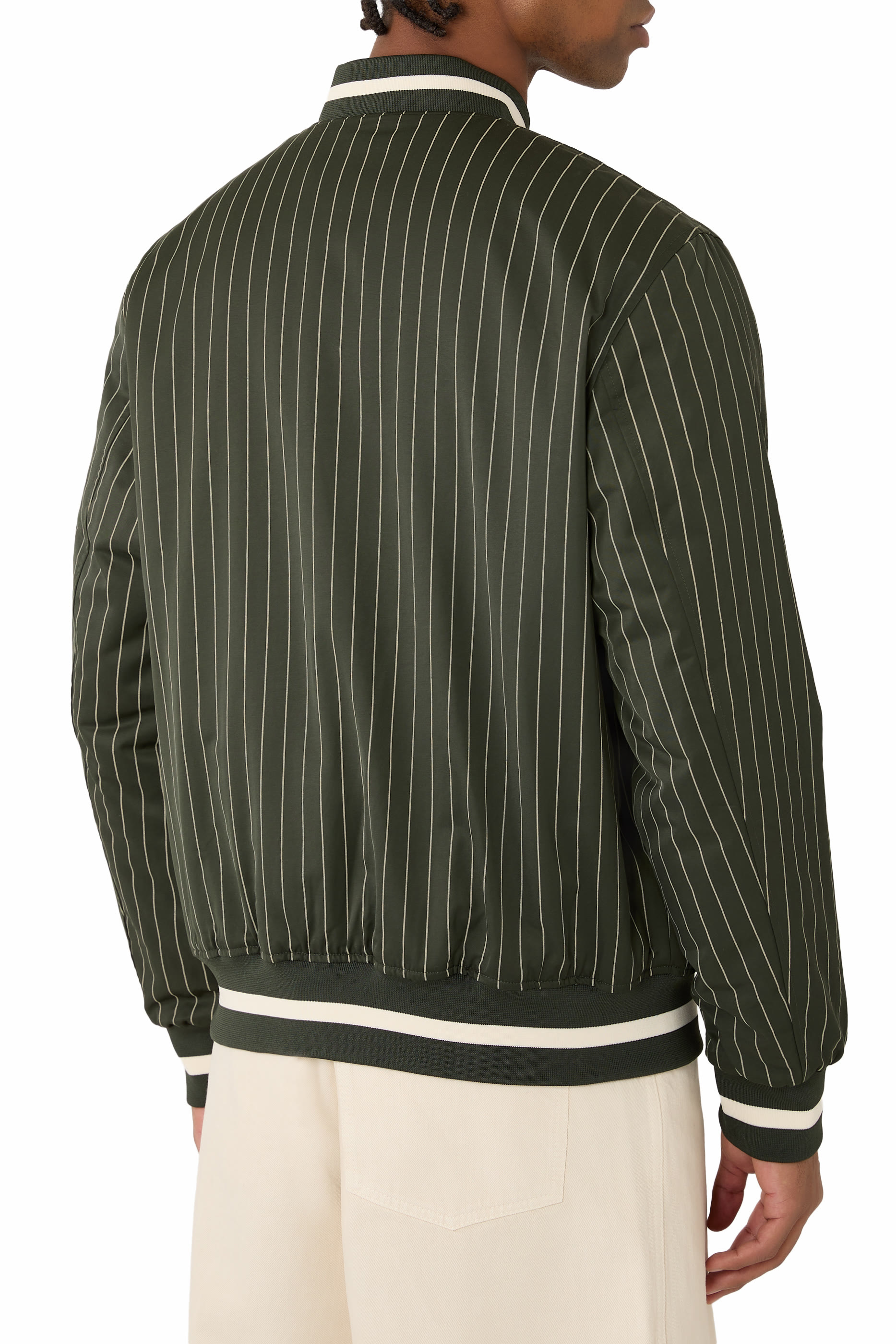 جاكيت مخطط بتصميم جامعي قماش معالج