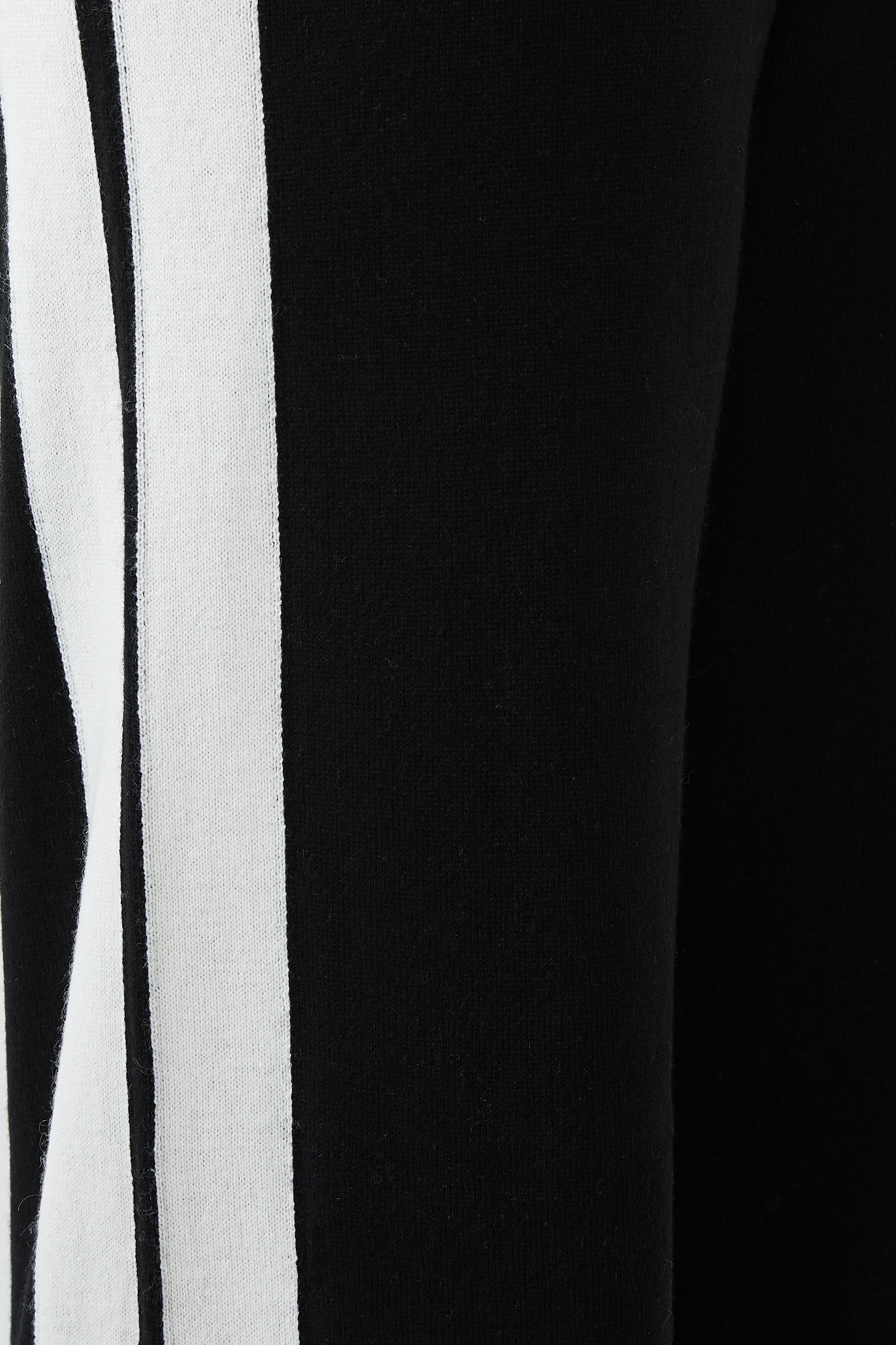 بنطال بقصة ساق واسعة وخطوط جانبية كشمير