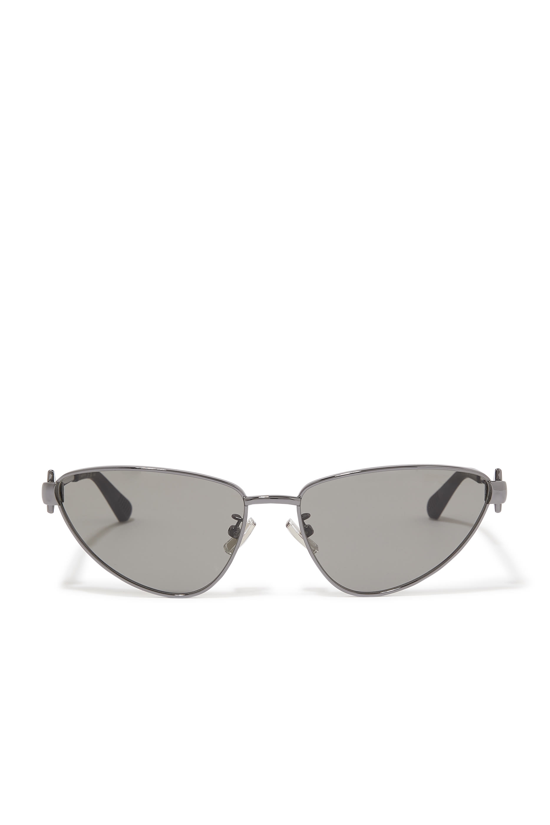 نظارة شمسية بإطار على شكل عين قطة