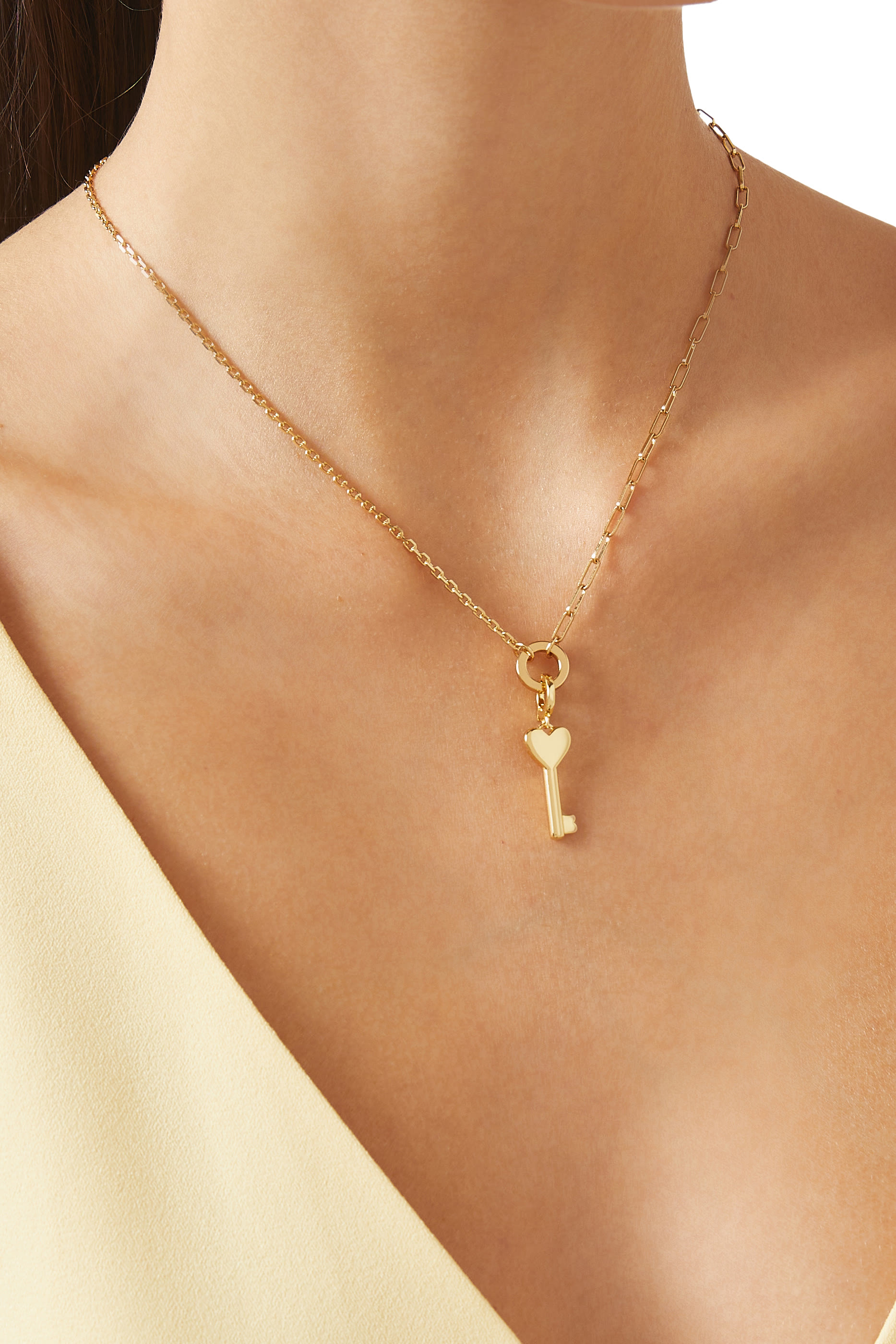 حلية وان إن ا ميليون بتصميم مفتاح