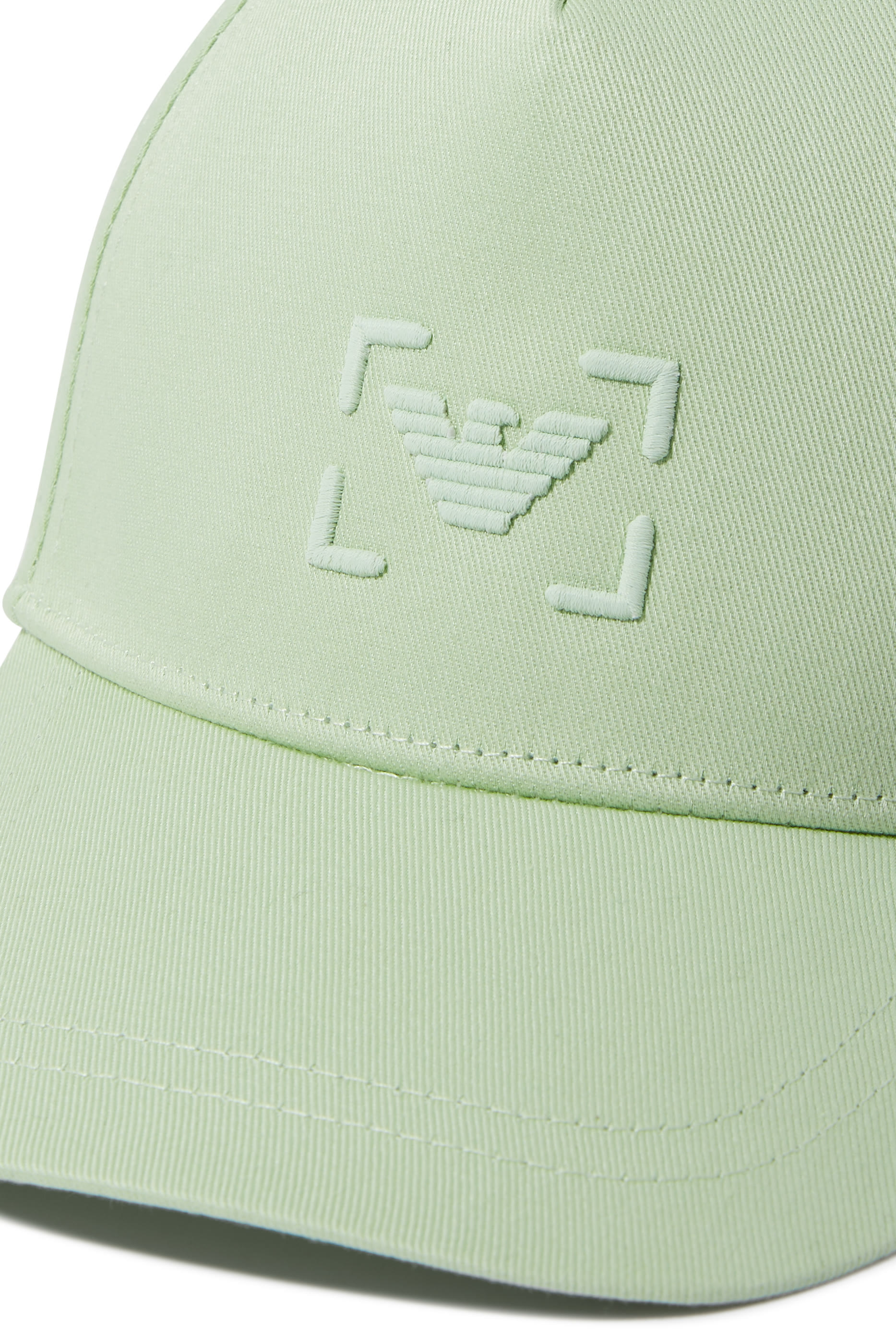 كاب مطرز بشعار الماركة للأطفال