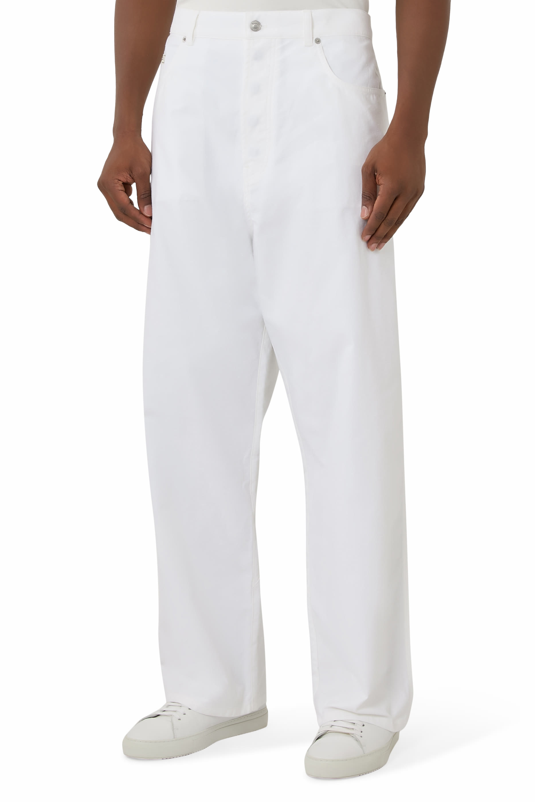 بنطال جينز بحلية شعار الماركة