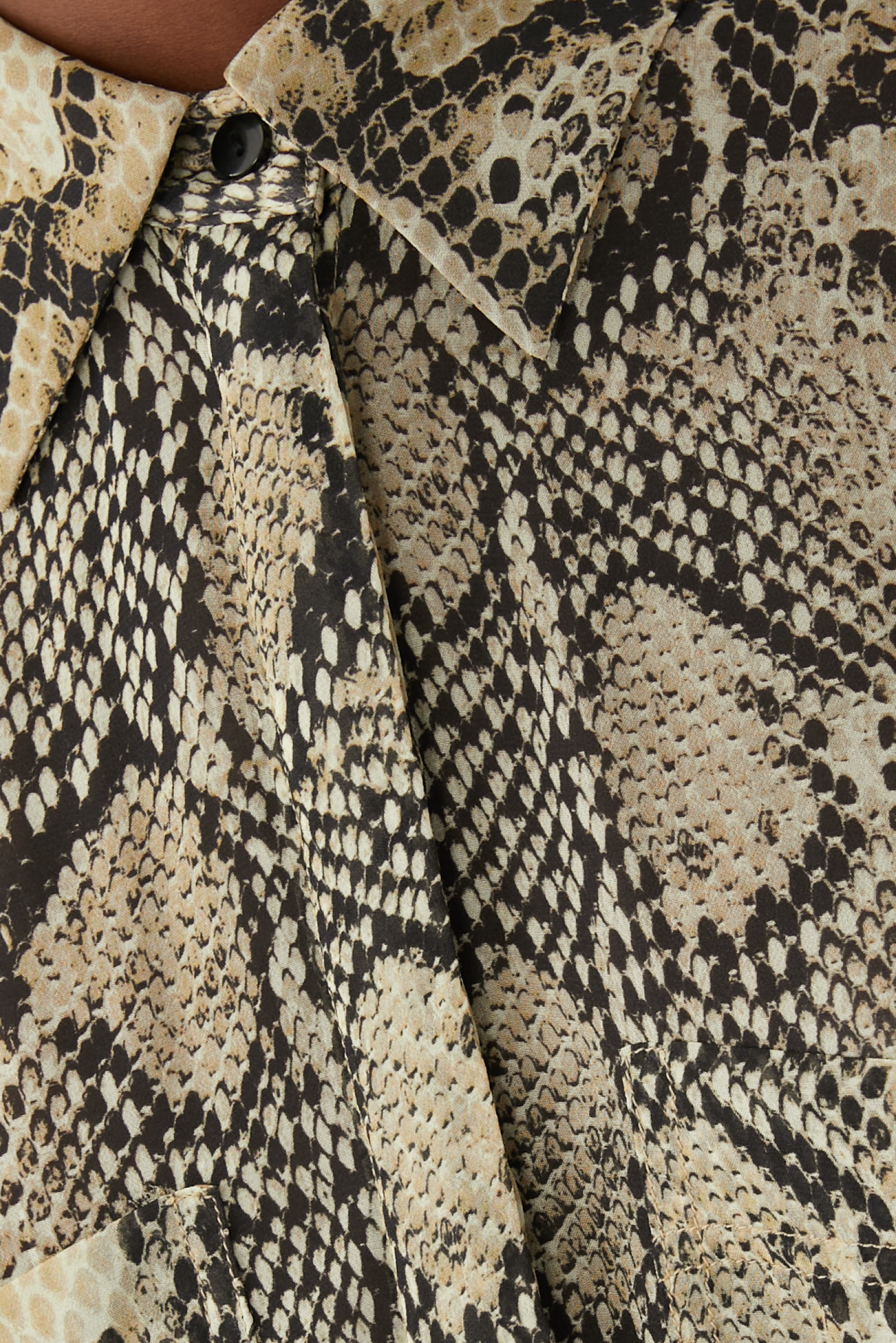 قميص هاديا بفتحات جانبية