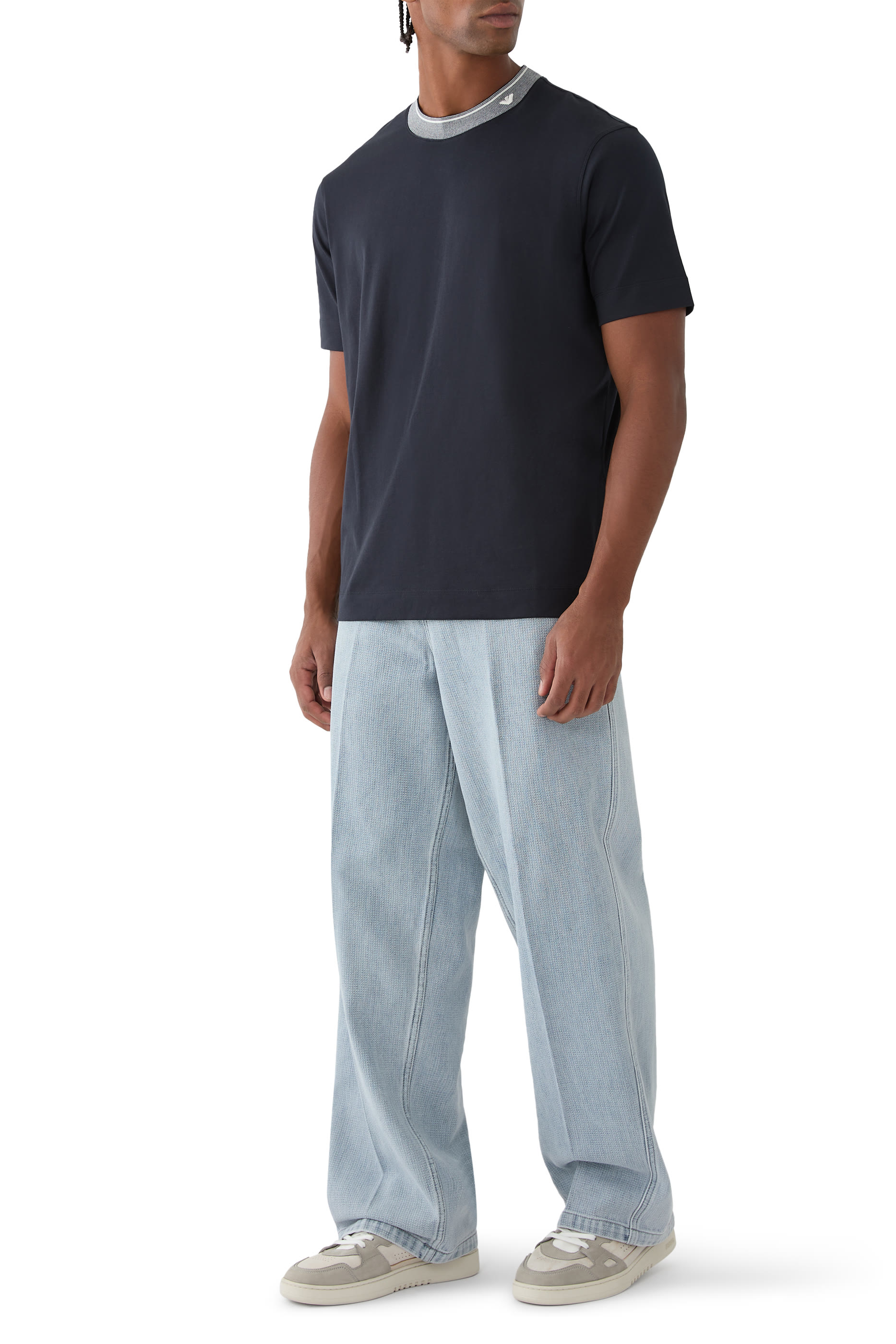 بنطال جينز بقصة فضفاضة