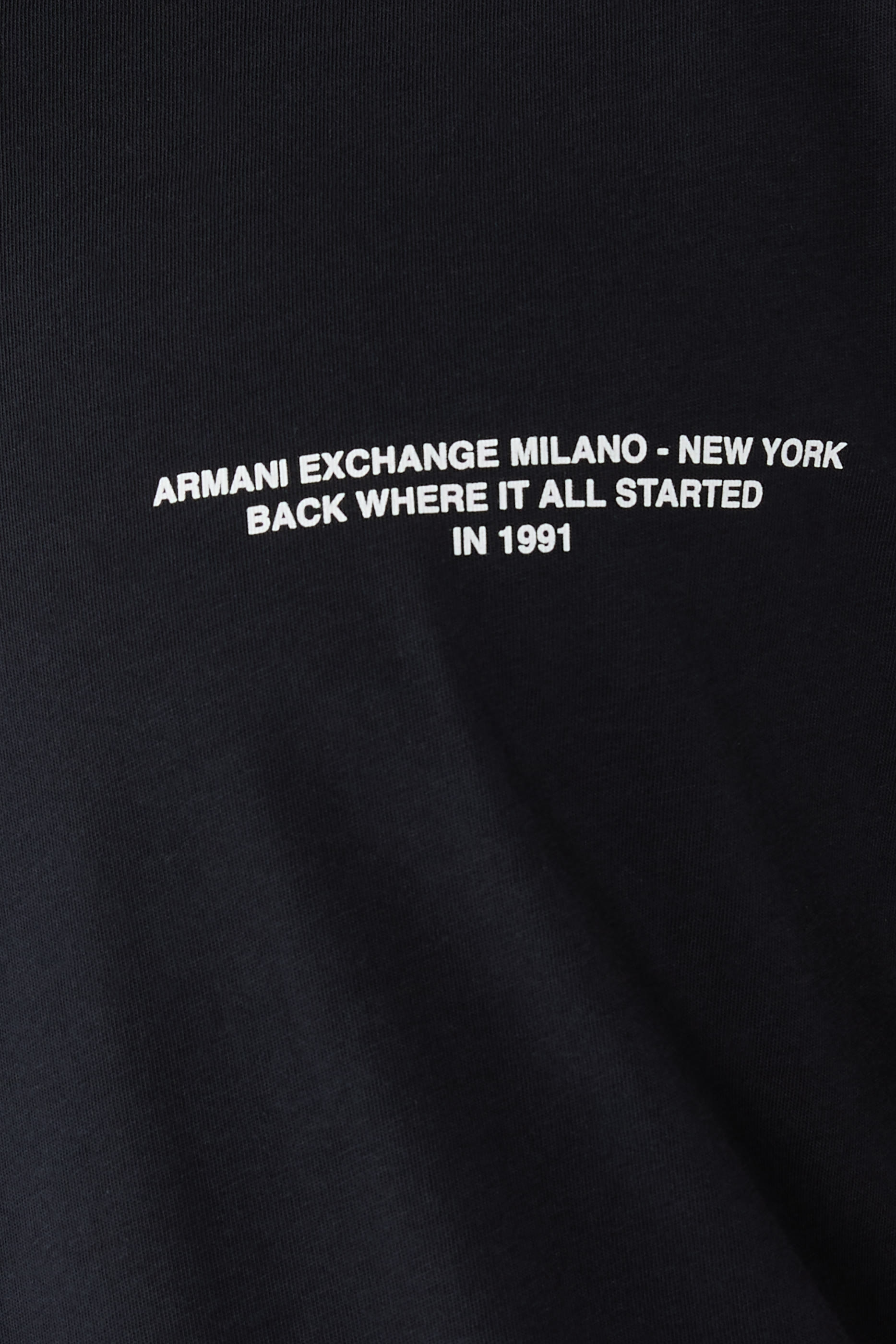 تيشيرت بشعار الماركة