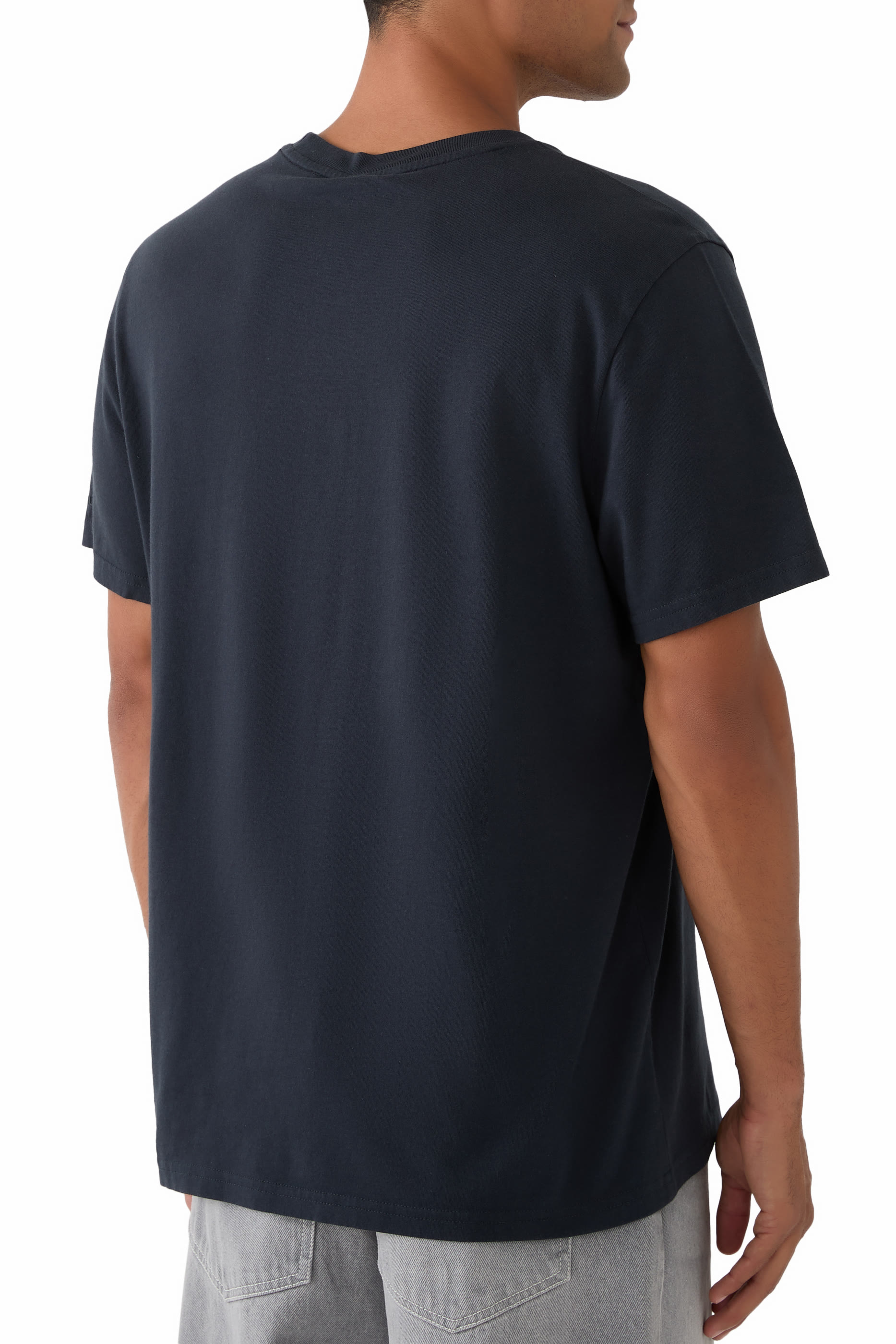 تيشيرت بشعار الماركة