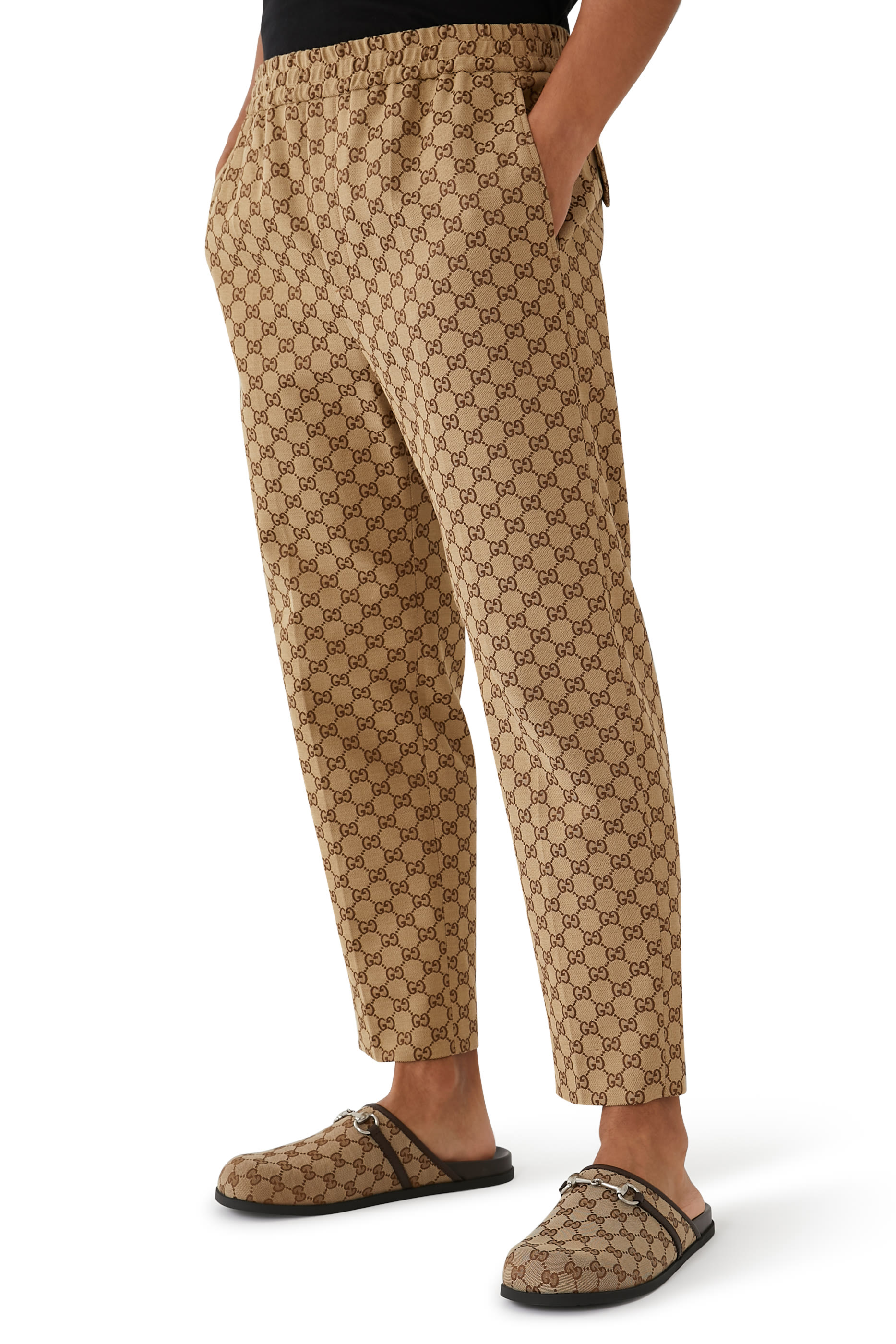 حذاء مفتوح من الخلف بحلية لجام الحصان