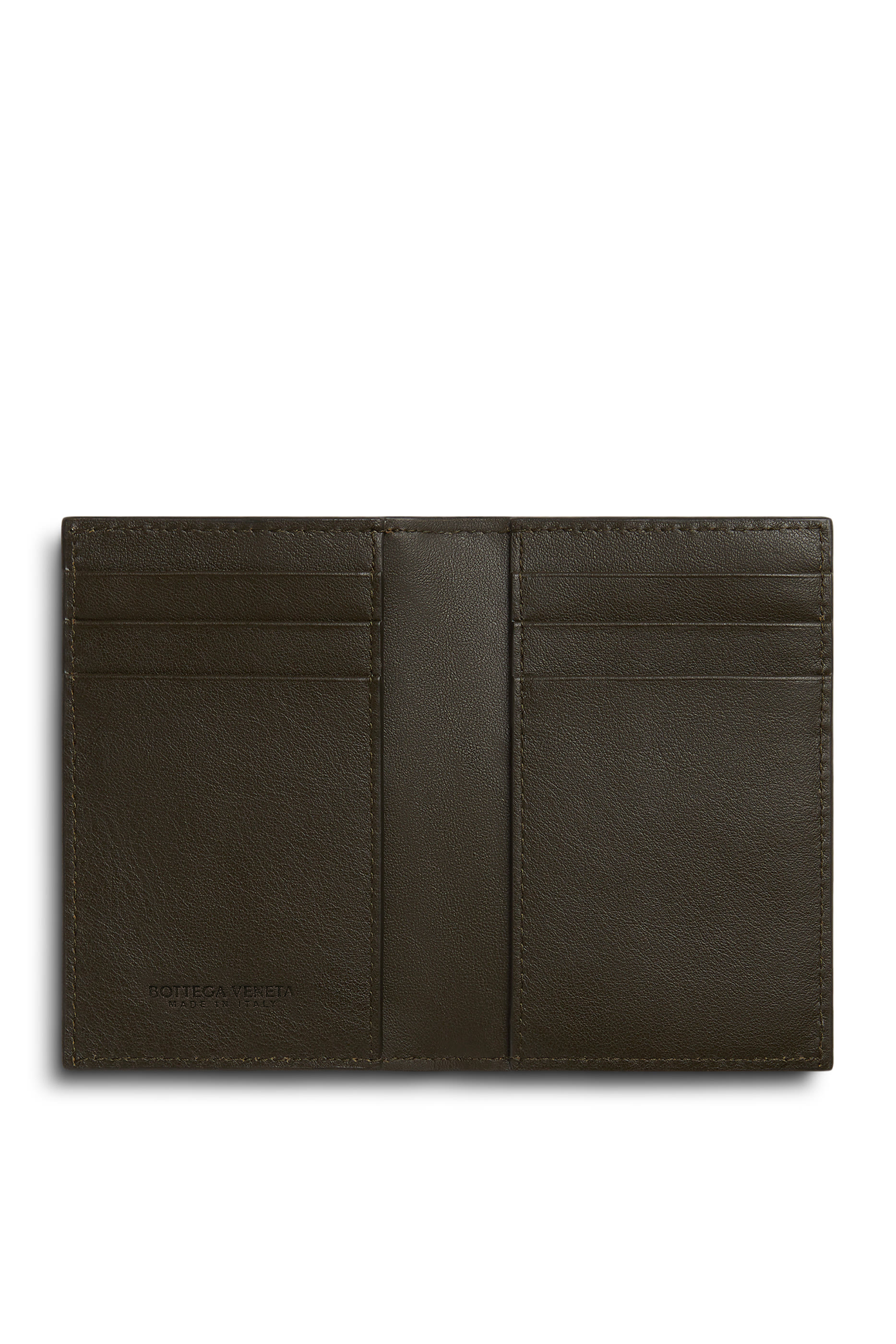 حافظة بطاقات بغطاء قلاب بالتصميم المجدول