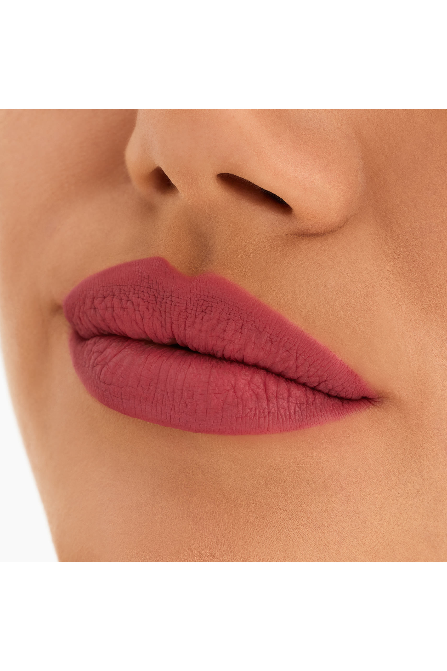 أحمر شفاه لوكت كيس يدوم 24 ساعة