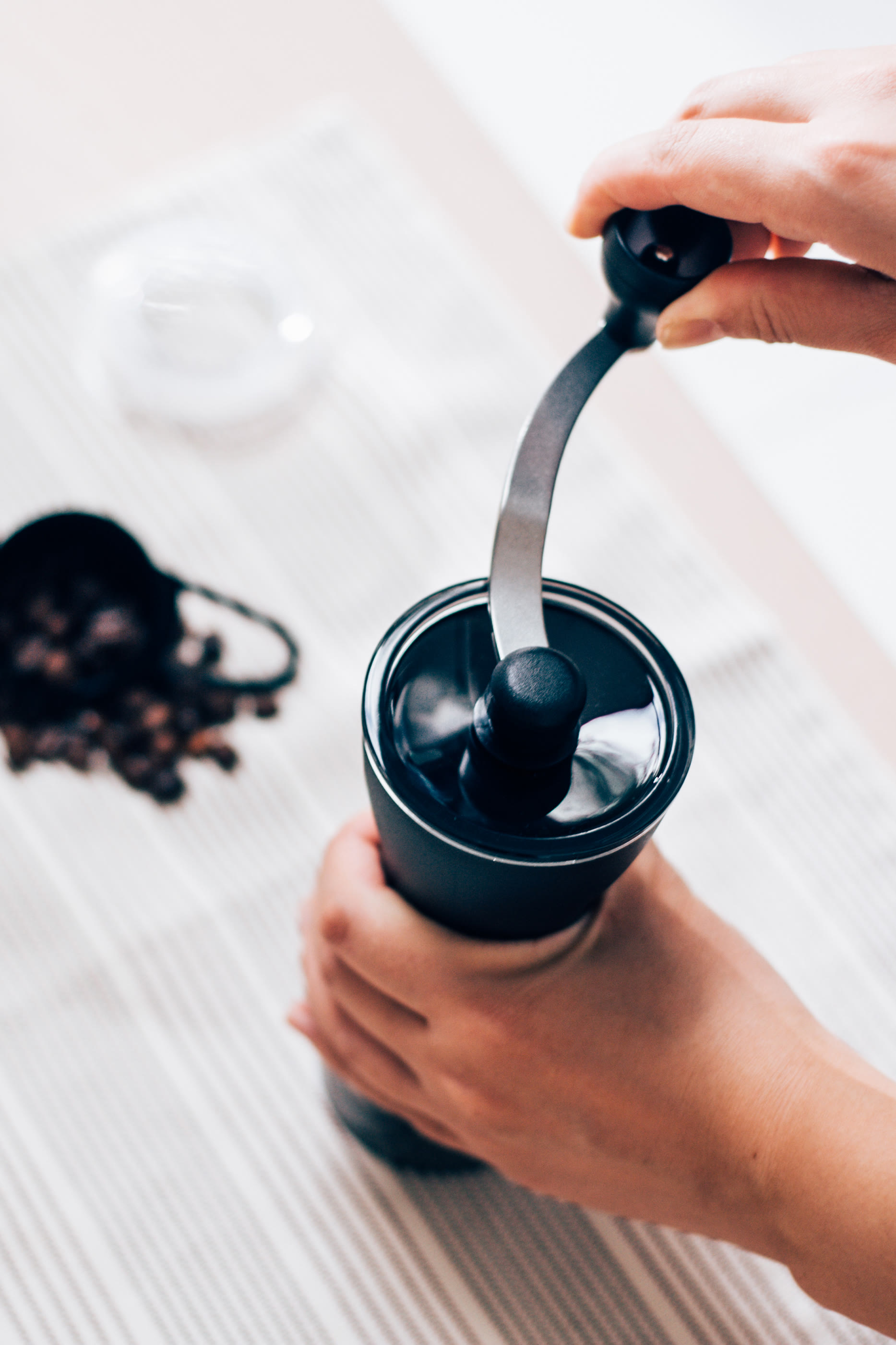 مطحنة قهوة هاريو رفيعة