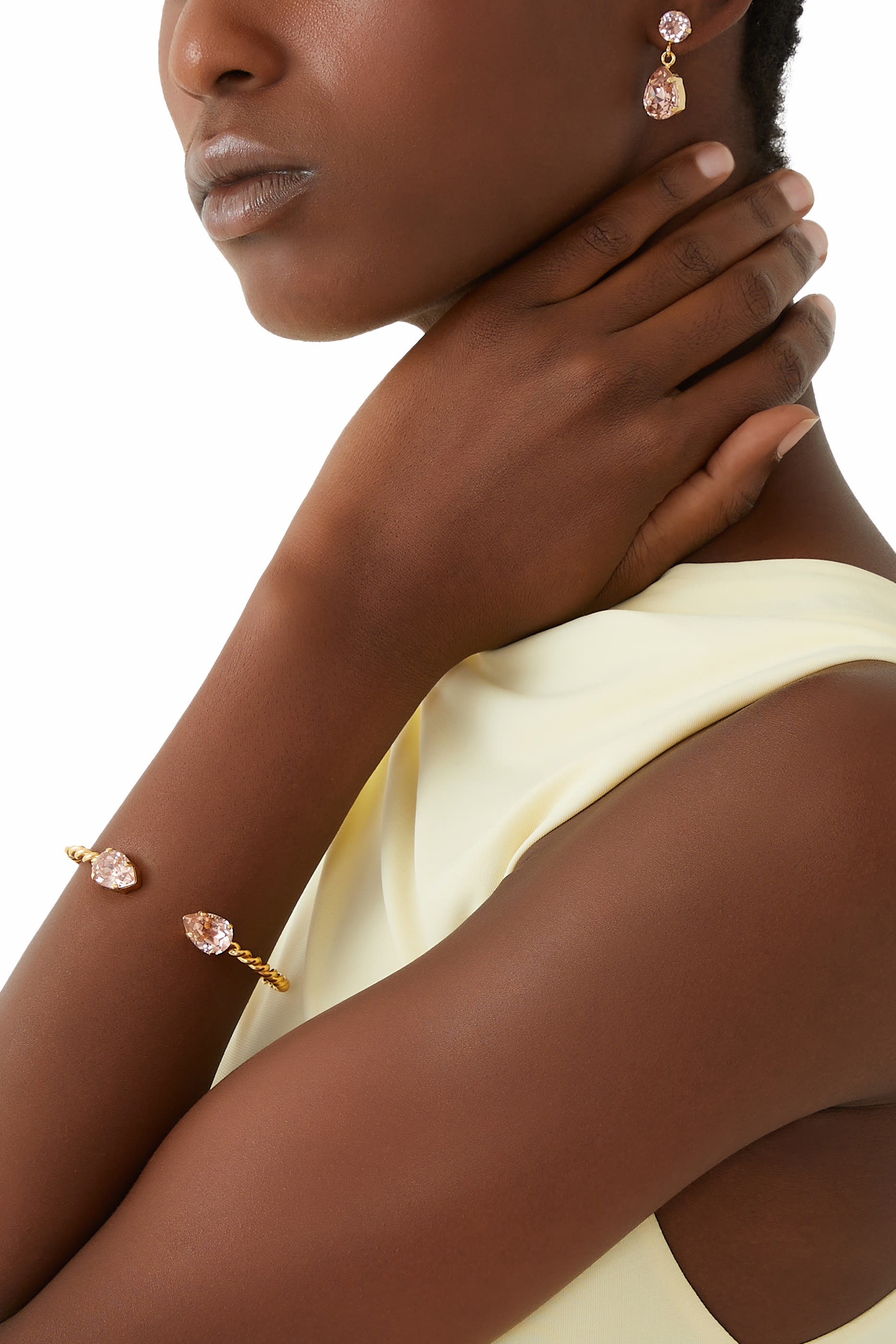 أقراط بوني صغيرة مرصعة بالكريستال مطلية بالذهب عيار 18