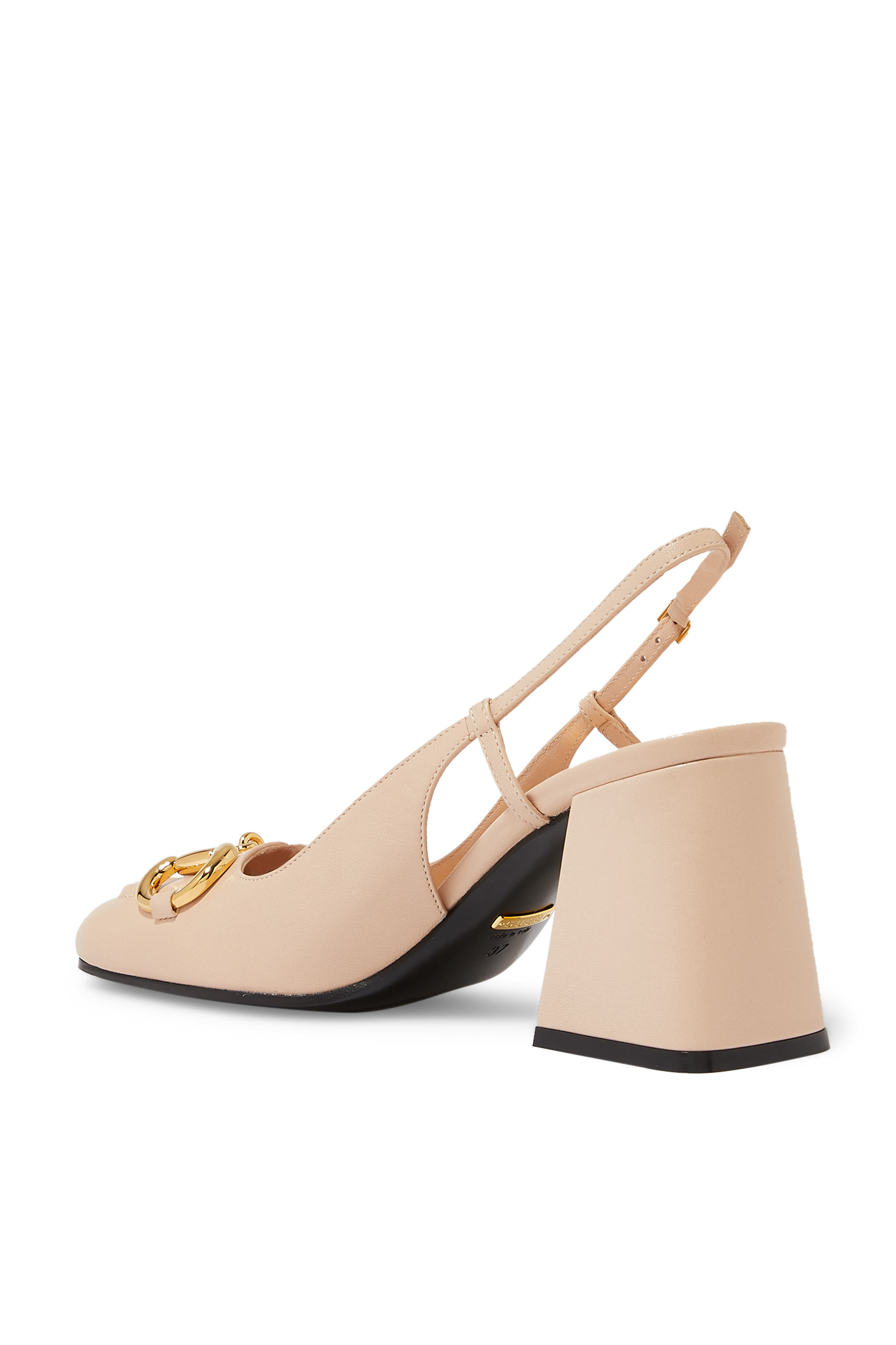 حذاء كلاسيك بكعب متوسط وحلية لجام الحصان