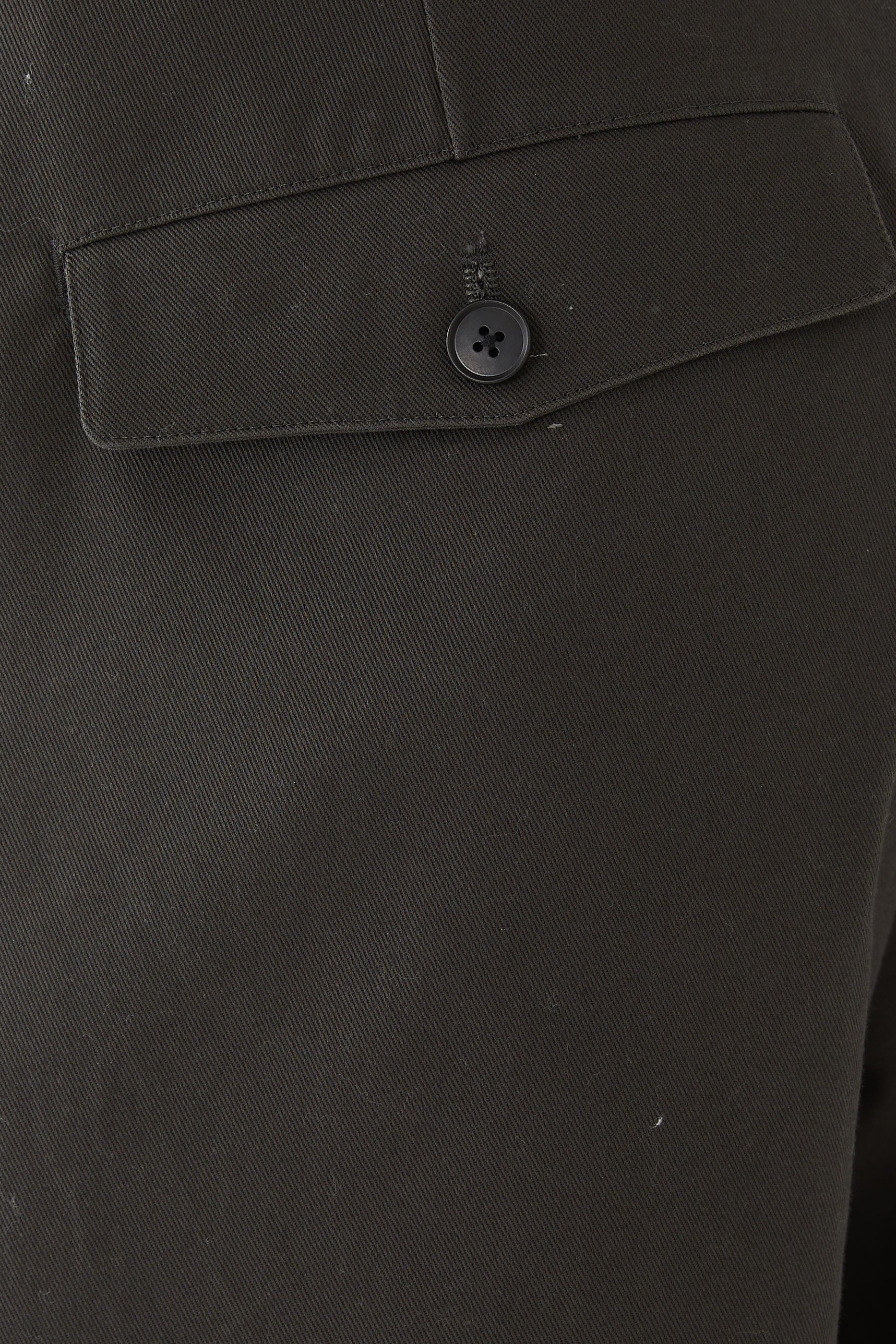 بنطال تشينو بقصة مريحة