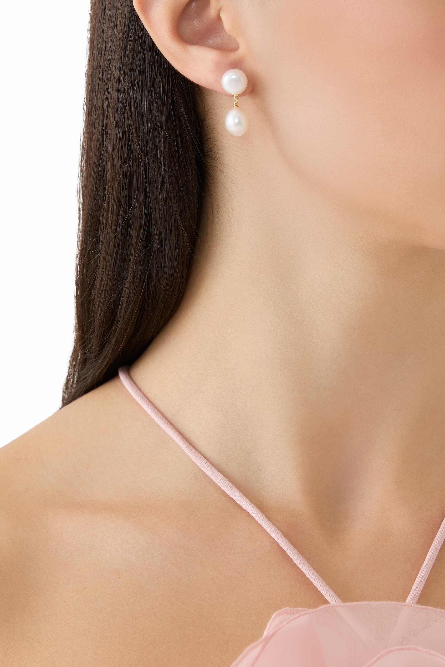 أقراط لؤلؤ متدلية