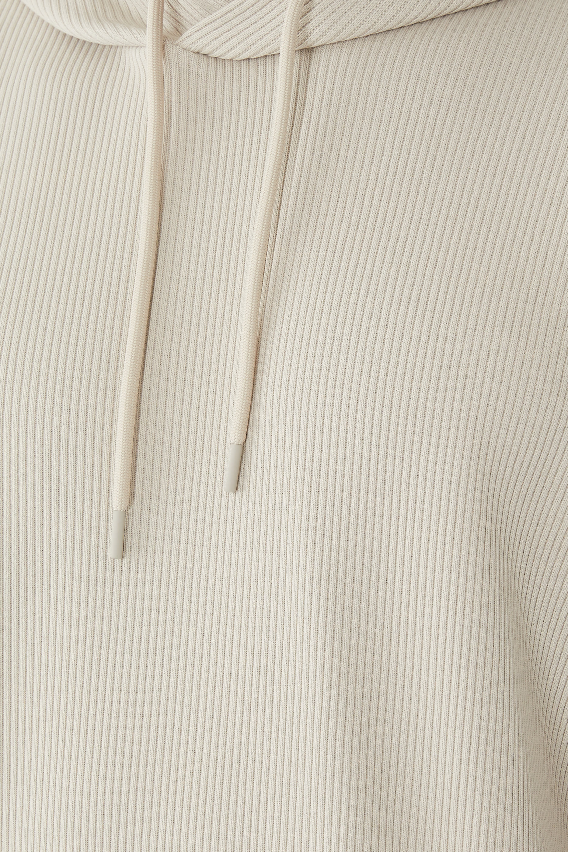 سويت شيرت بغطاء رأس ونقشة شعار الماركة بحجم صغير