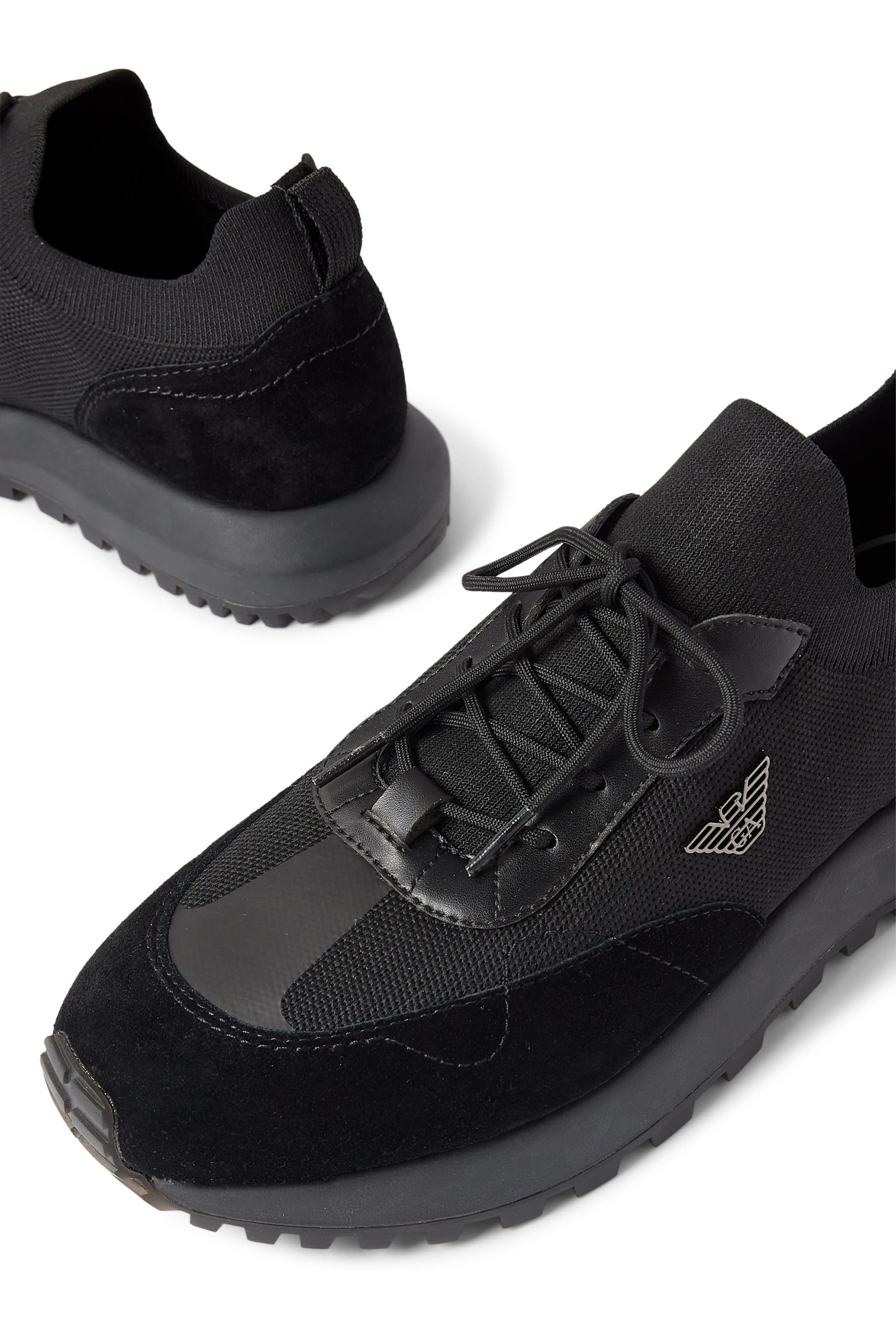 سنيكرز منسوج بتفاصيل شمواه