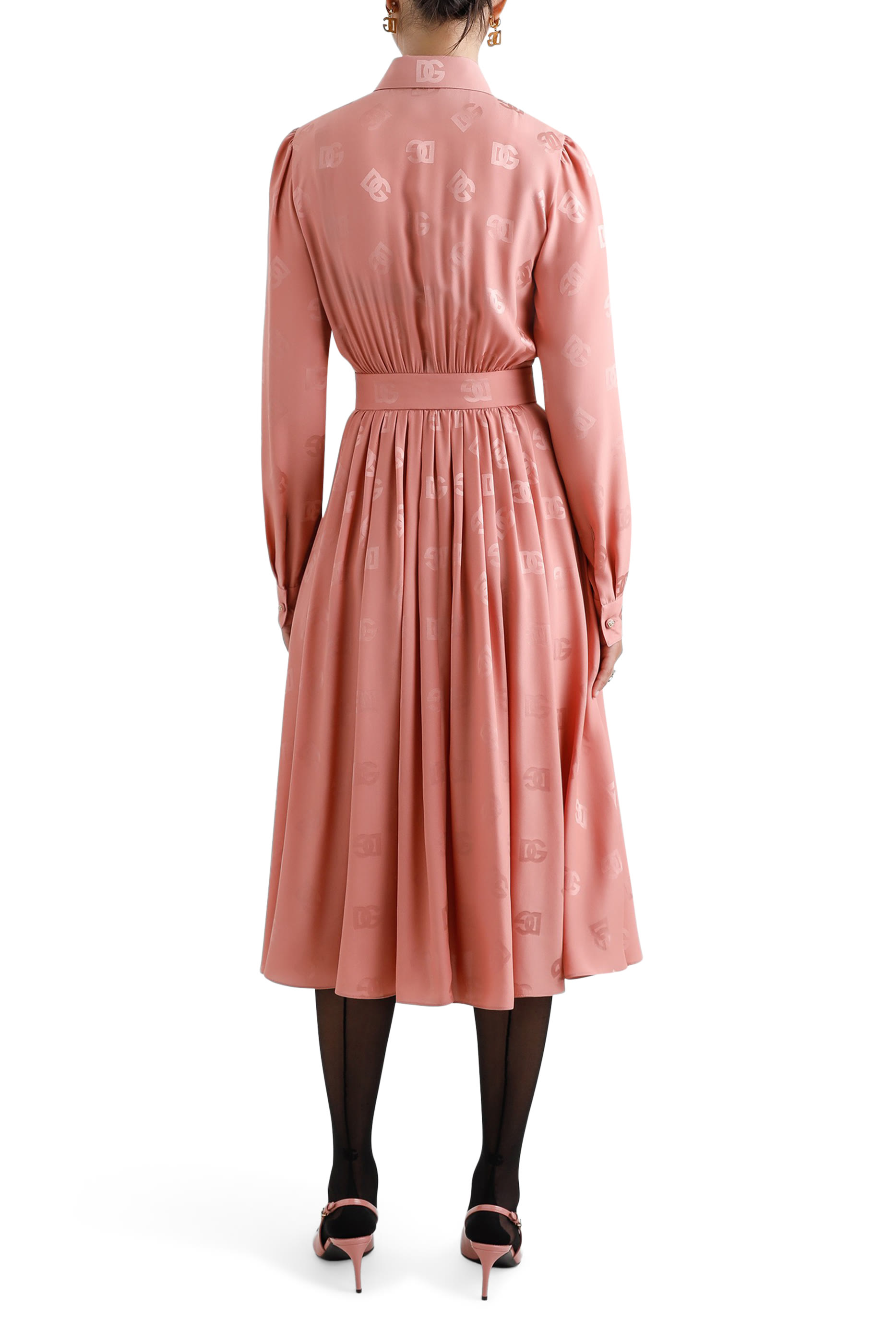 فستان متوسط الطول بنقشة حروف شعار الماركة جاكار