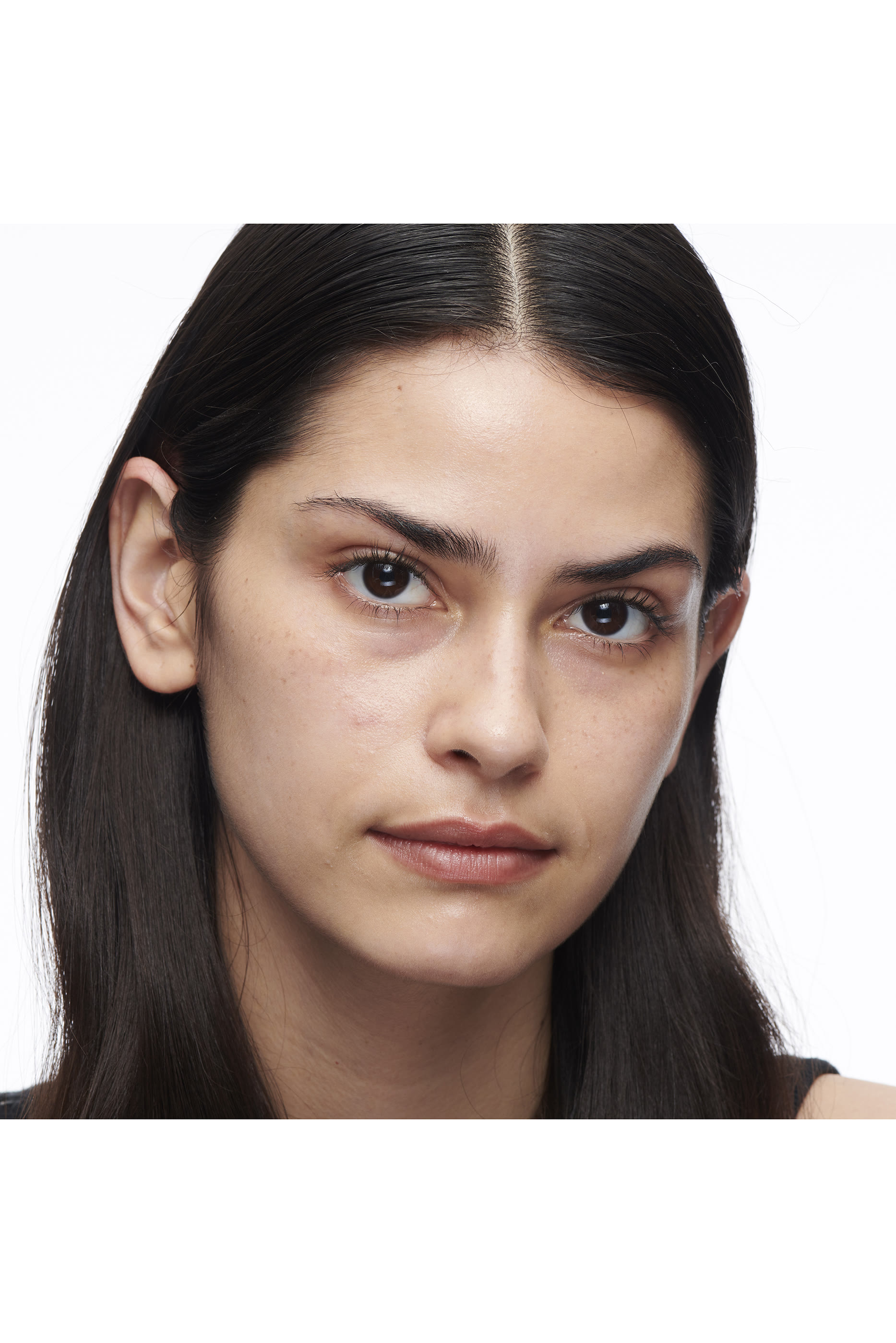 خافي عيوب ستوديو راديانس بفعالية السيروم