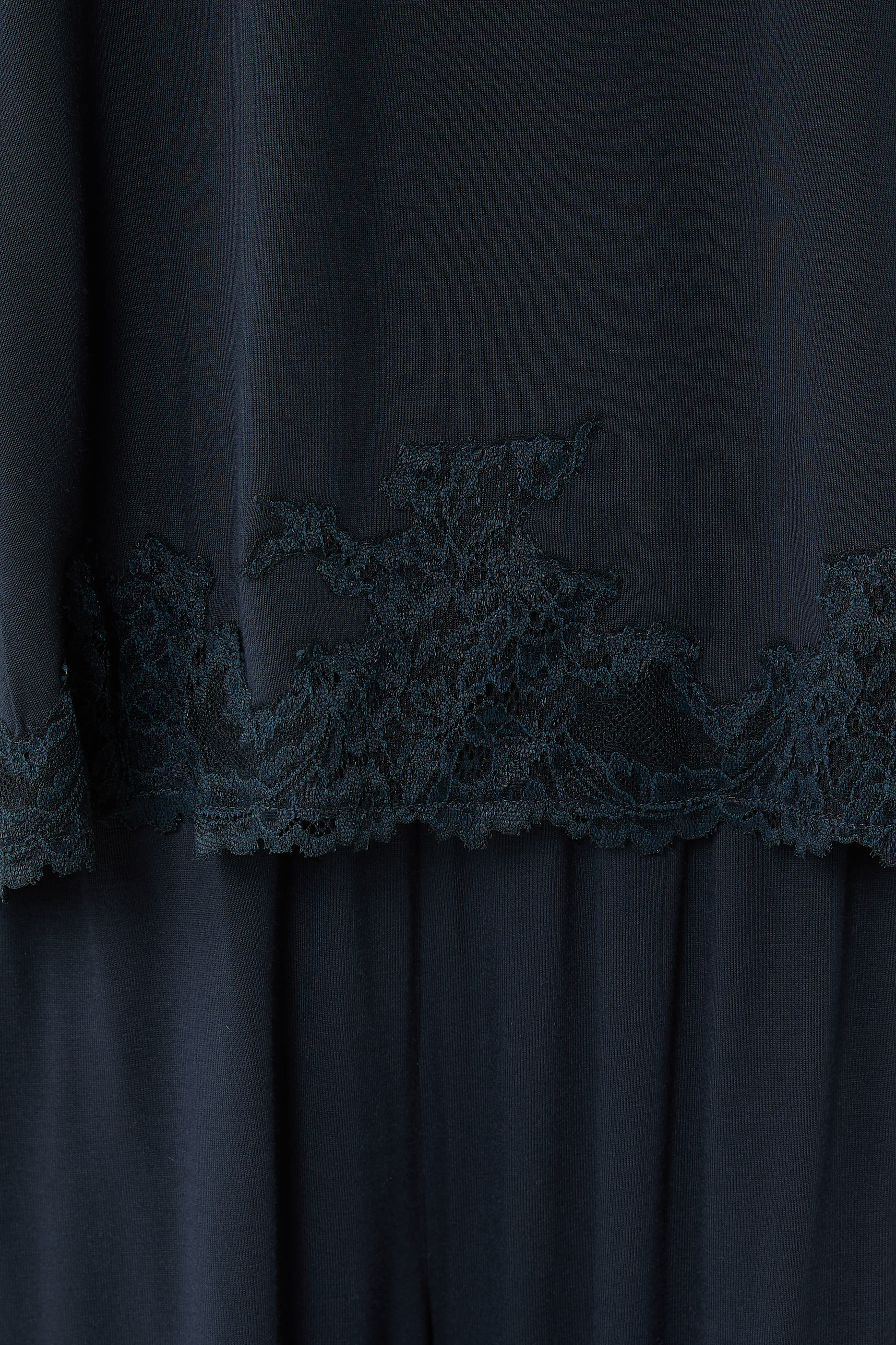 طقم بيجامة جيرسيه بأكمام طويلة وأجزاء دانتيل