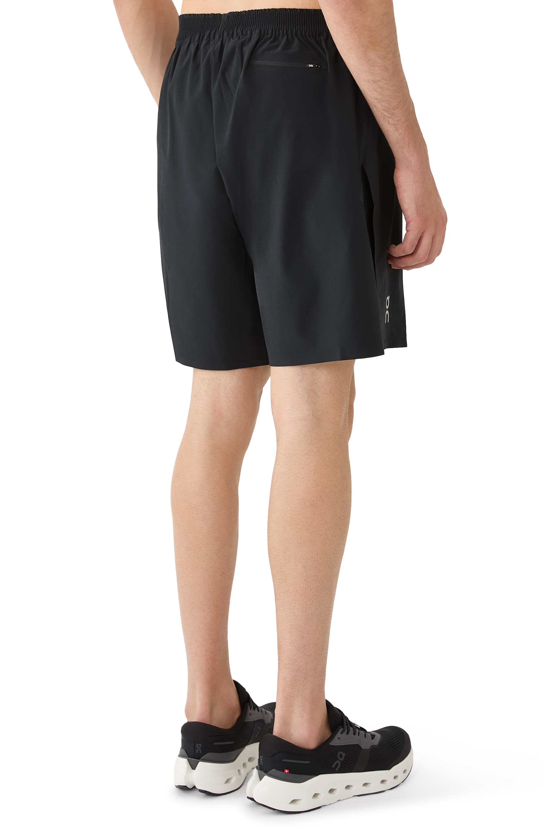 شورت رياضي بشعار الماركة