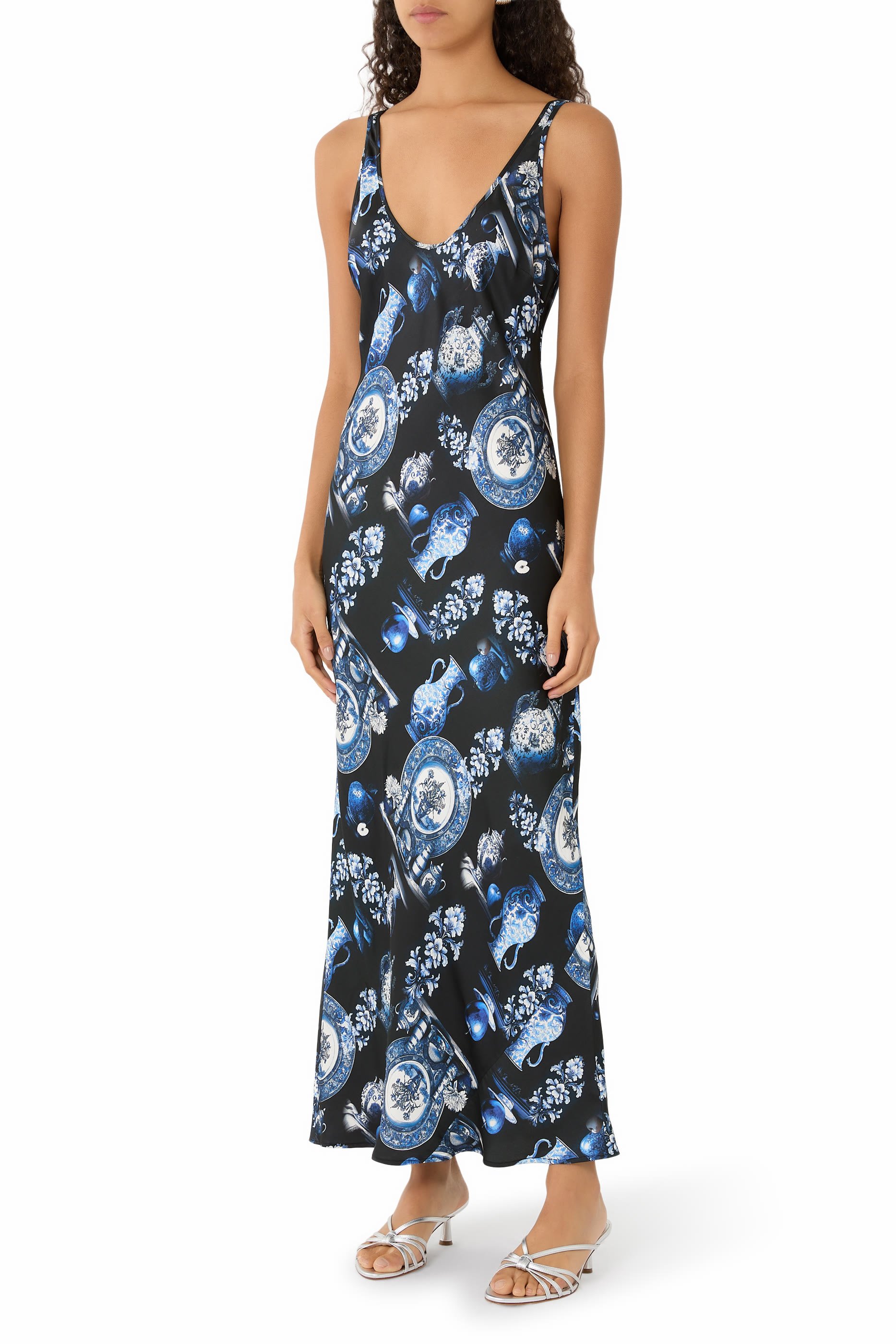 فستان أكيا بلا أكمام