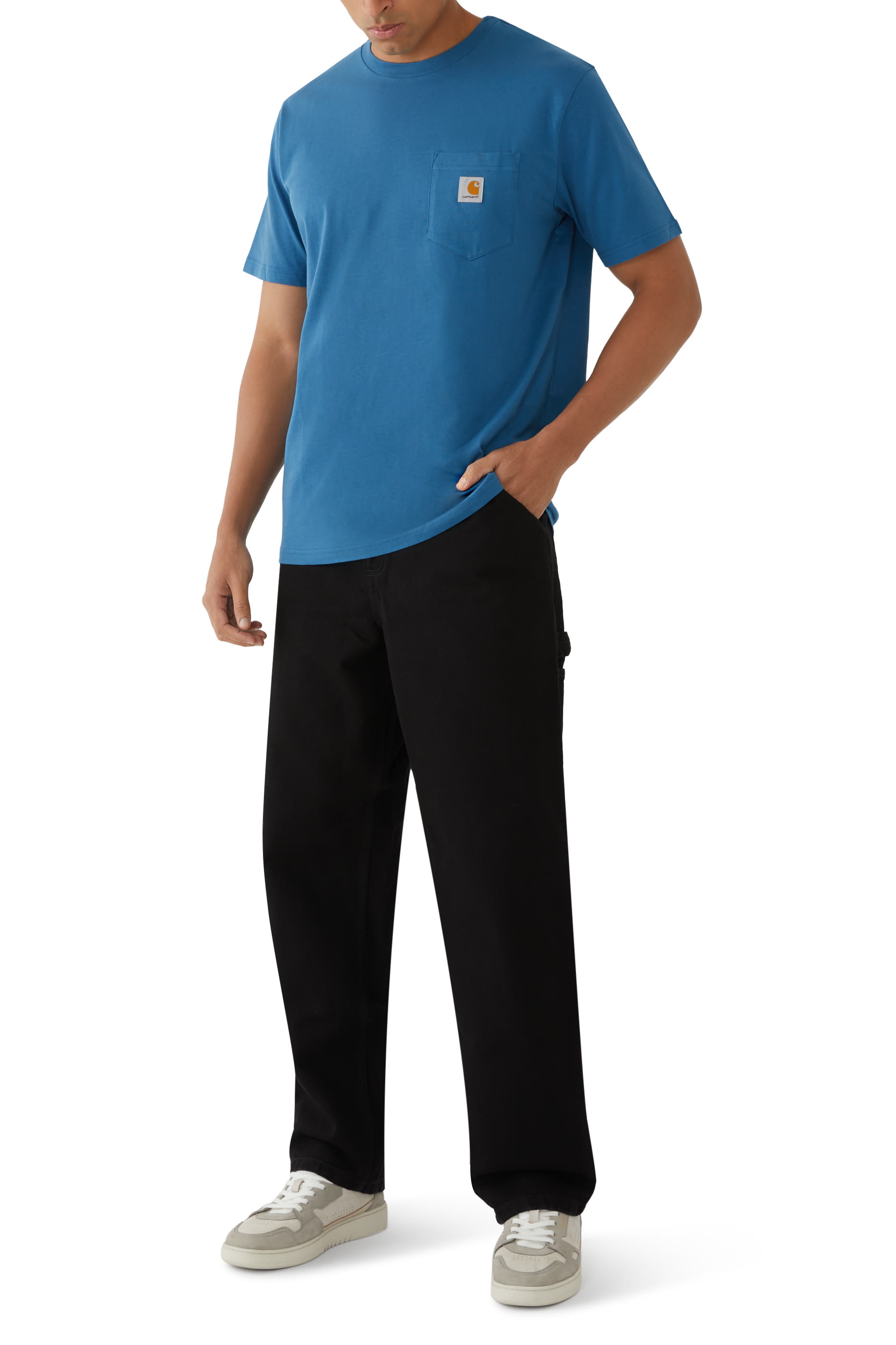 تيشيرت بجيب وأكمام قصيرة