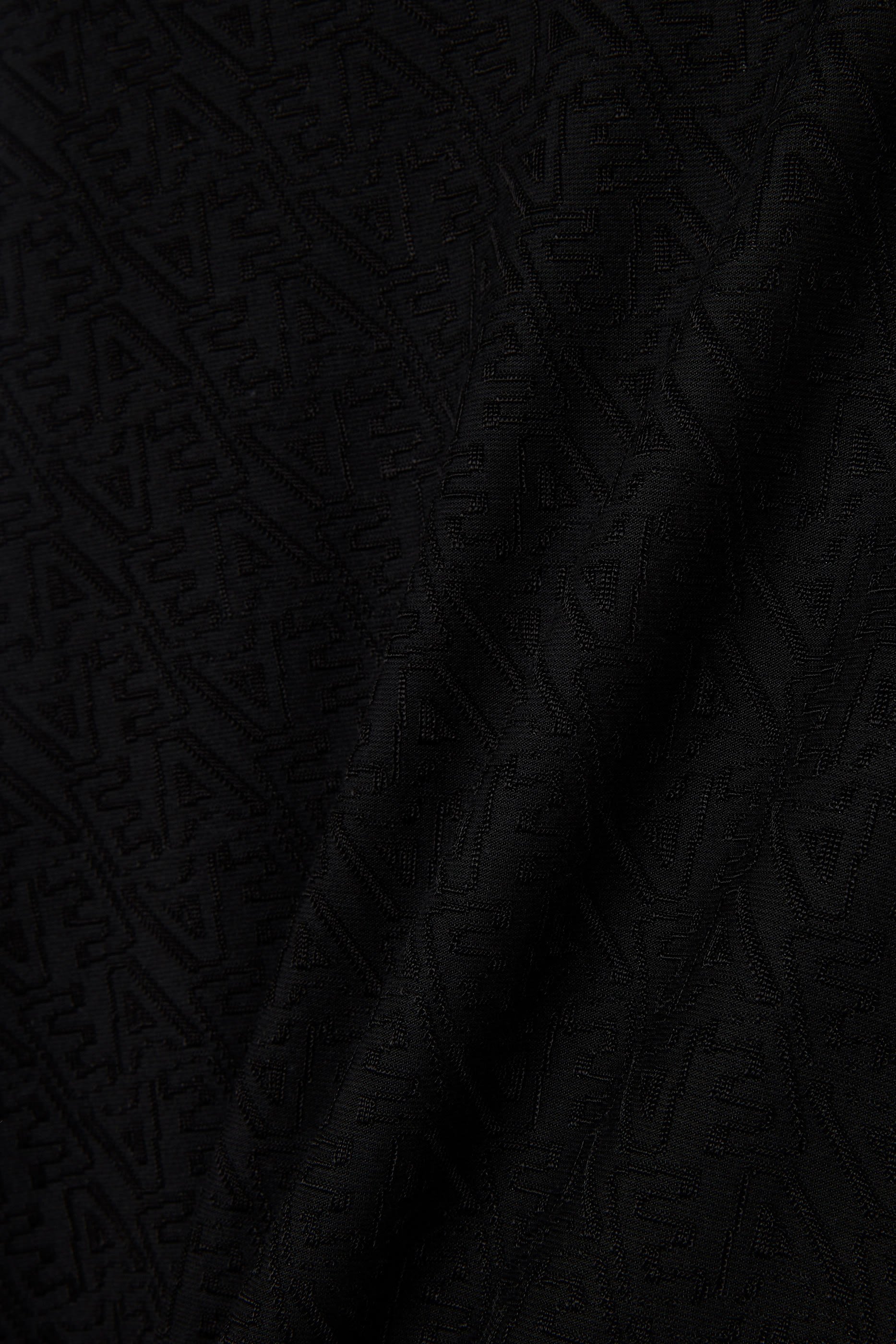 تيشيرت بشعار الماركة للأطفال